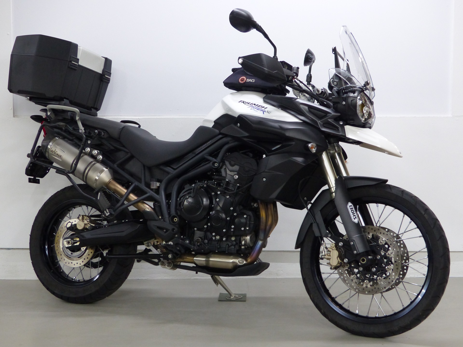 TRIUMPH Tiger 800 XC ABS mit Zubehör-showroom-element-1