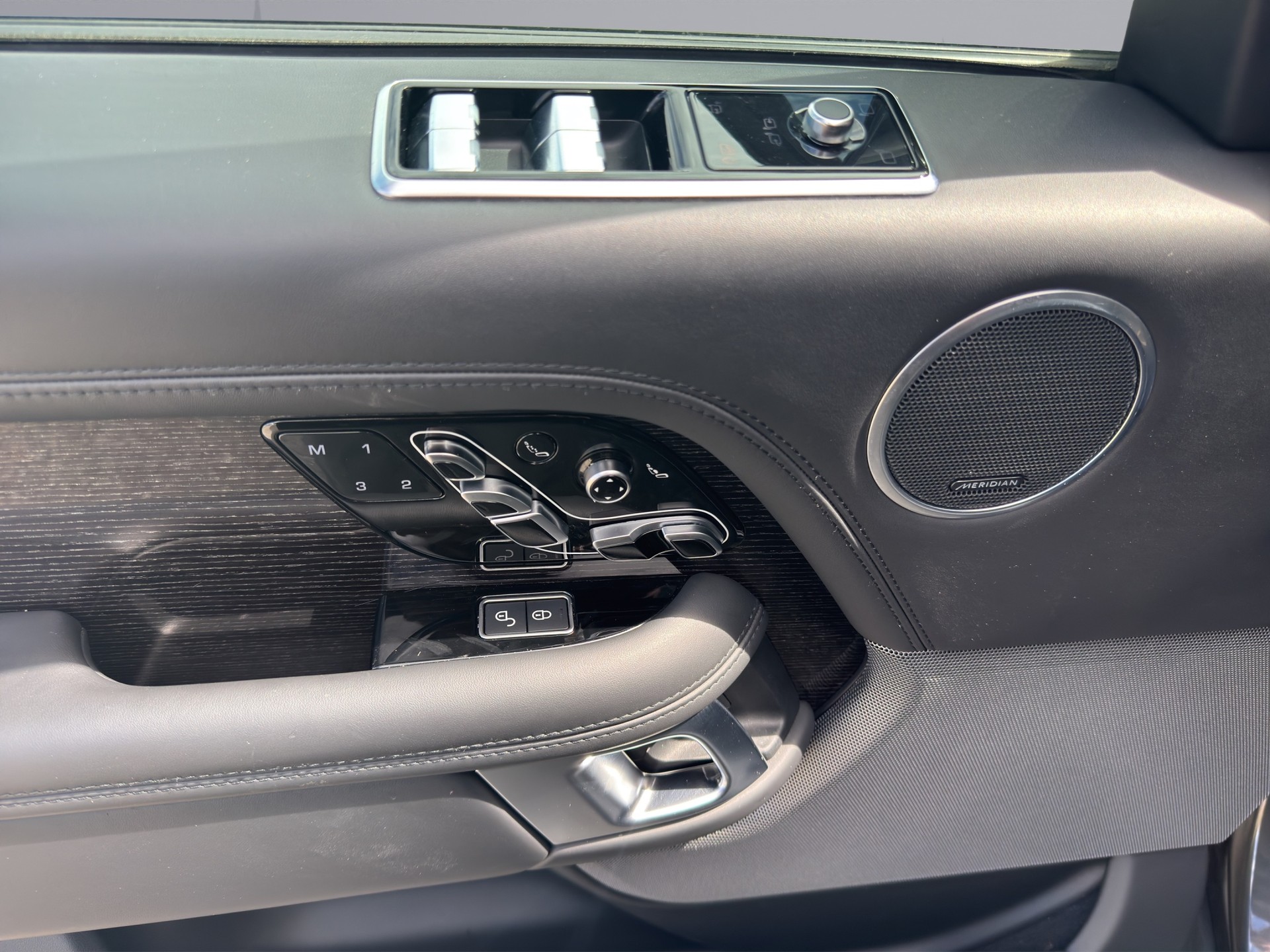 LAND ROVER Range Rover 5.0 V8 SC Autobiography-image-10