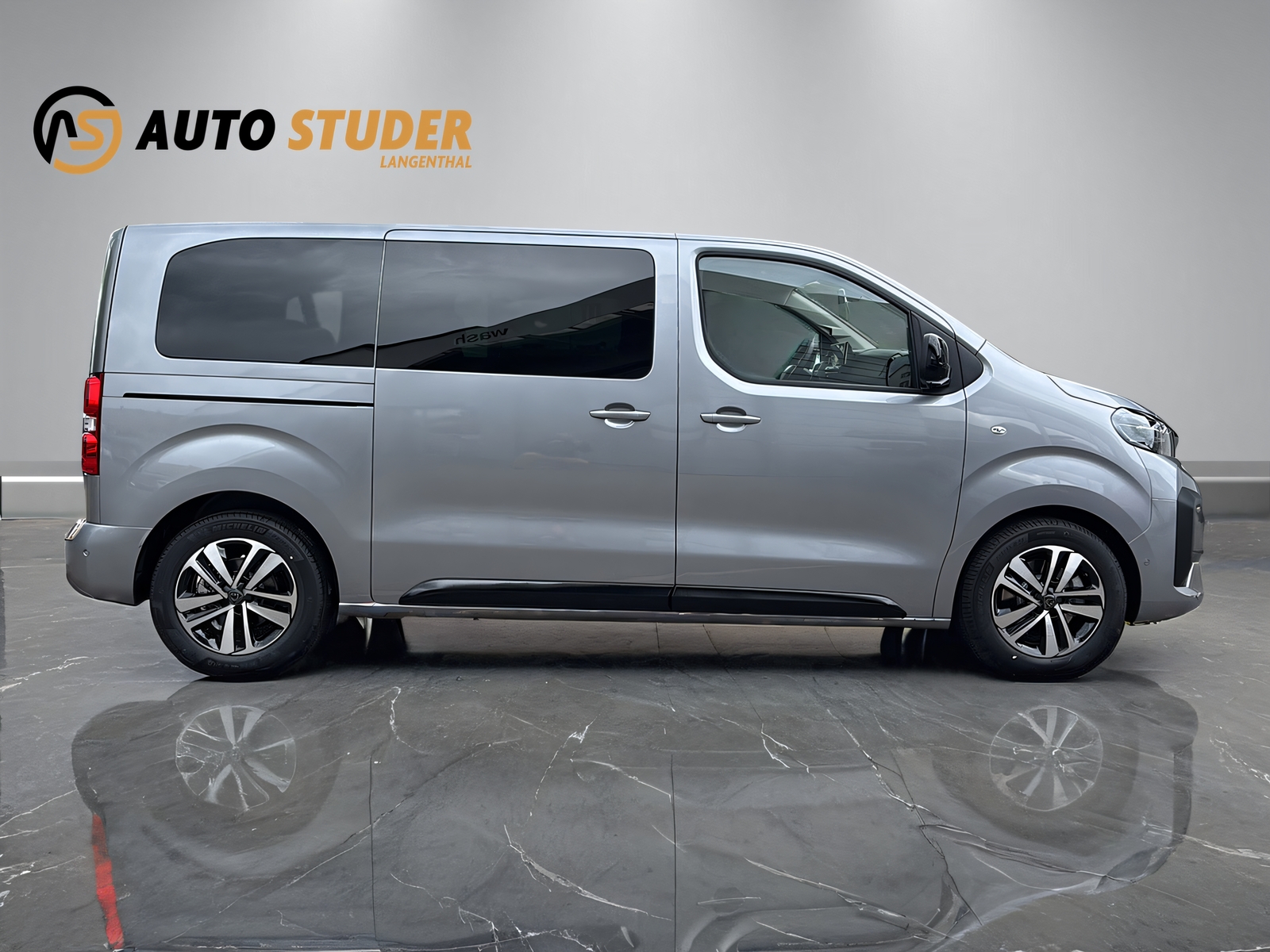 PEUGEOT Traveller 2.2 BlueHDi Family Edition S/S-image-12