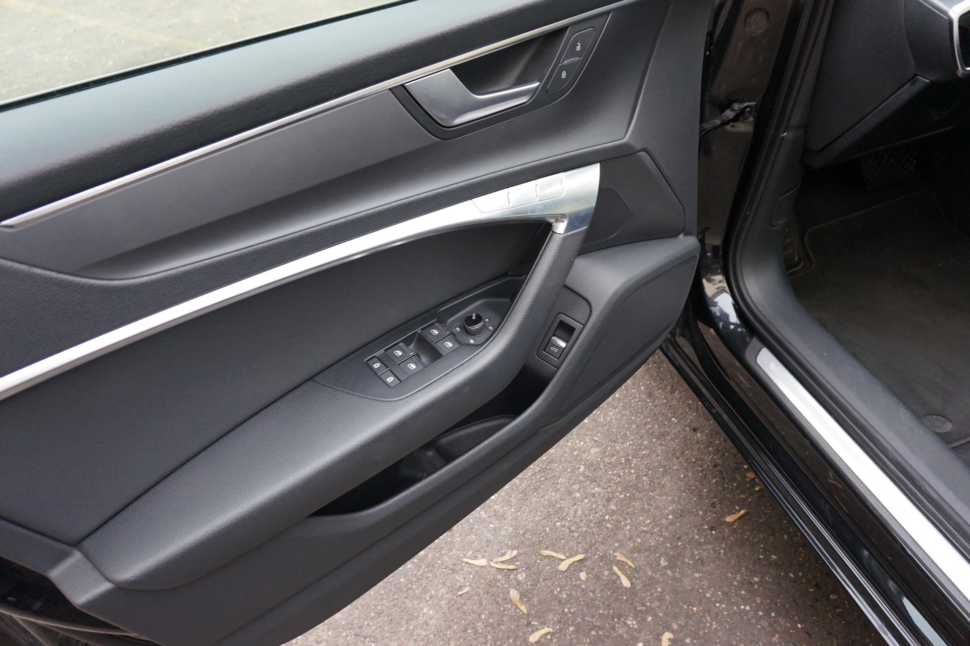 AUDI A6 Avant 45 TDI Design quattro tiptronic-image-7