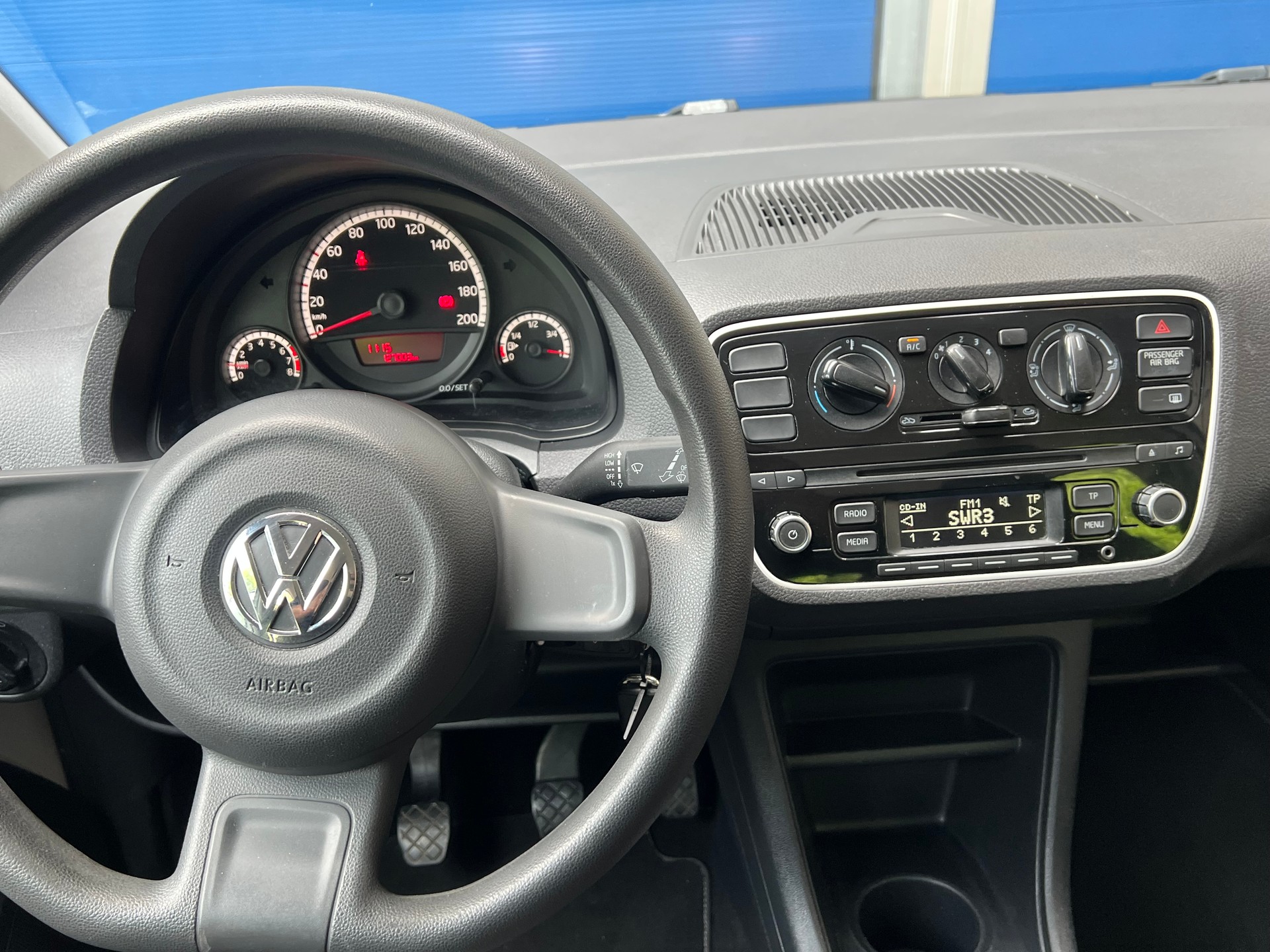 VW Up 1.0 club up-image-6