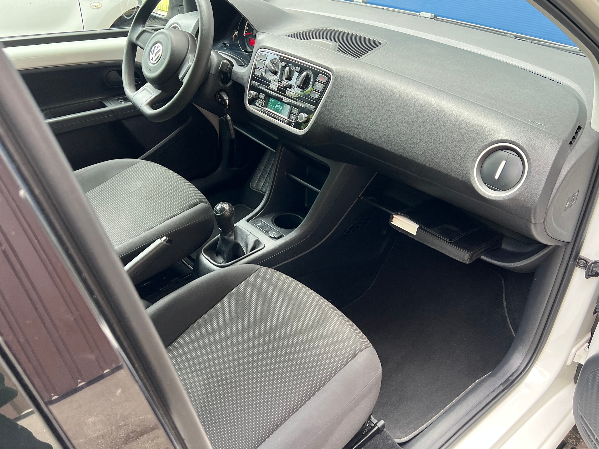 VW Up 1.0 club up-image-8