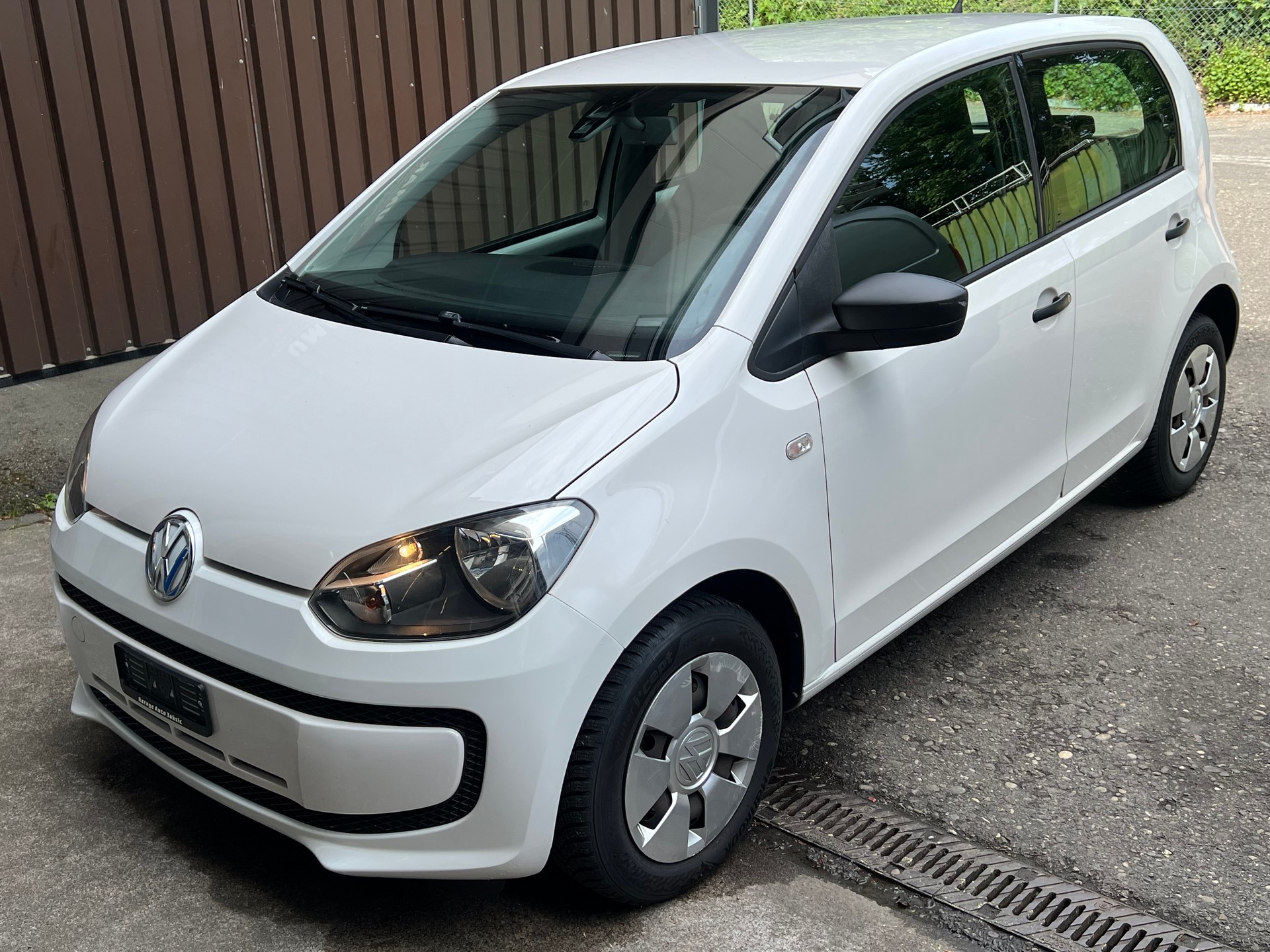 VW Up 1.0 club up-image-0