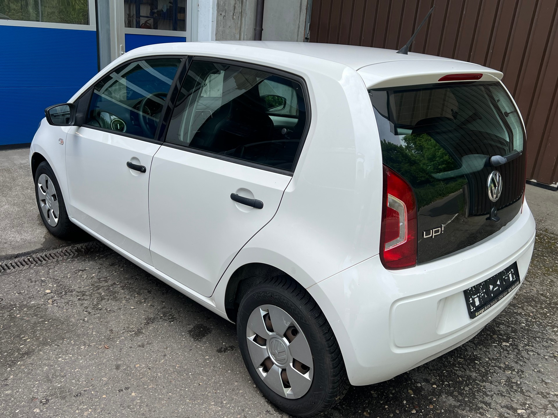 VW Up 1.0 club up-image-3