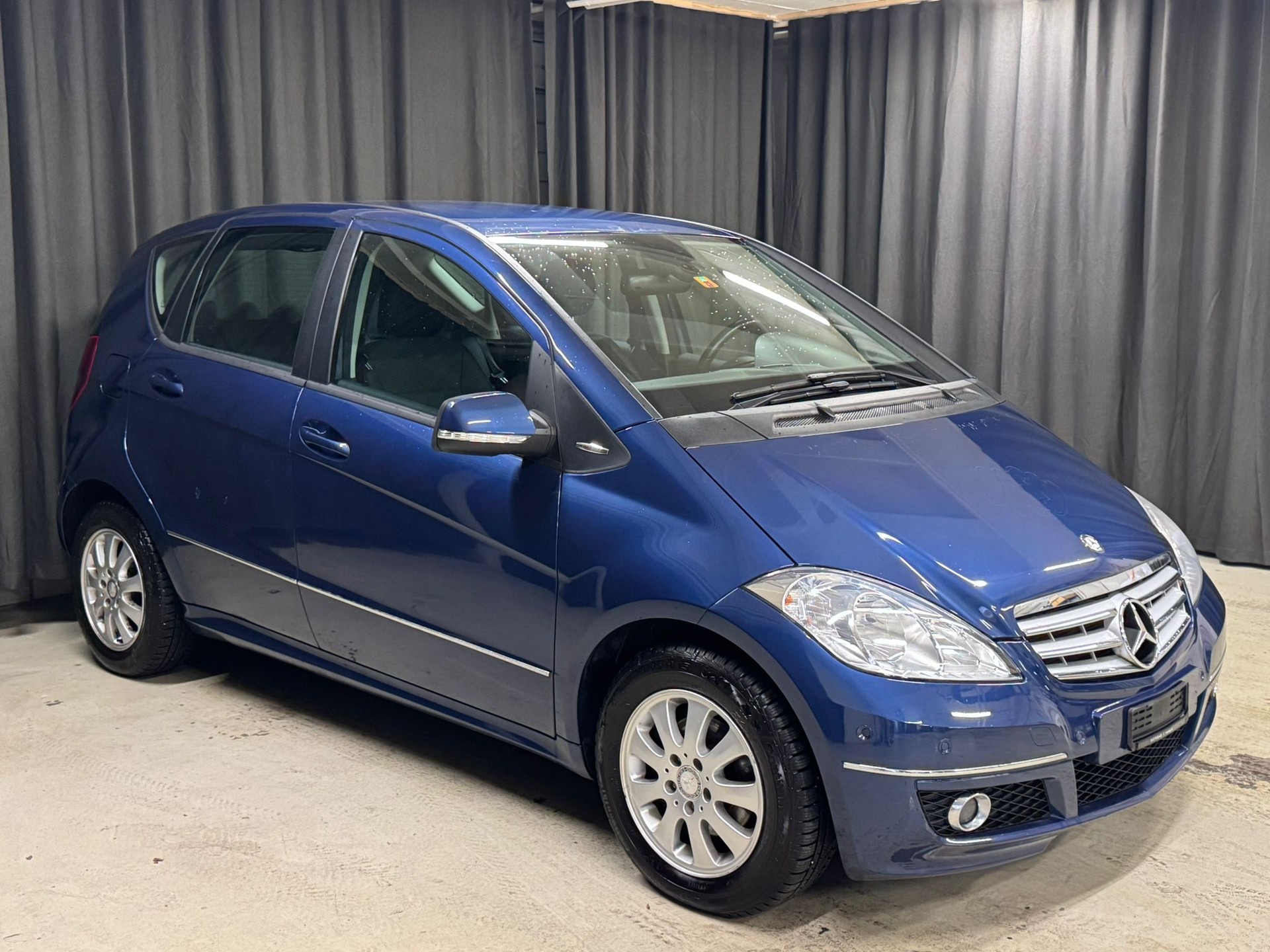 MERCEDES-BENZ A 180 Avantgarde Selection Autotronic-image-1