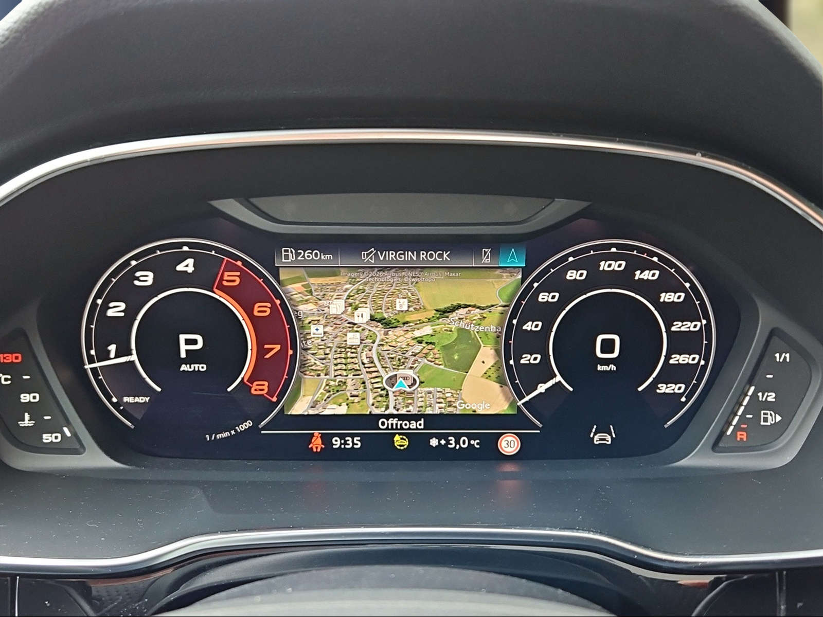 AUDI RS Q3 Sportback quattro S tronic Mythosschwarz Metallic-image-10