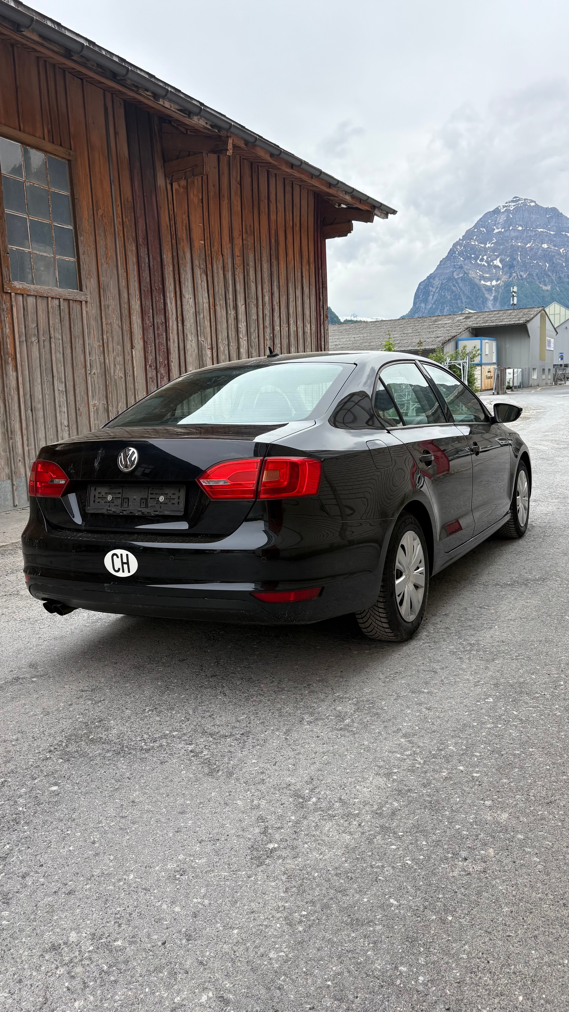 VW Jetta 2.0 TDI Highline-image-3