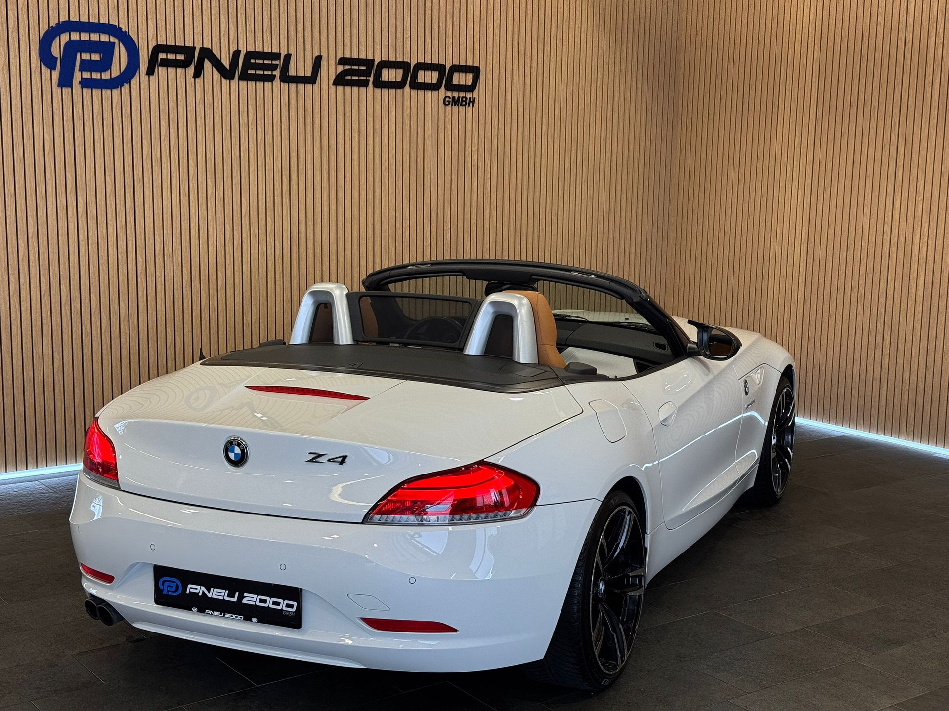 BMW Z4 sDrive23i-image-12