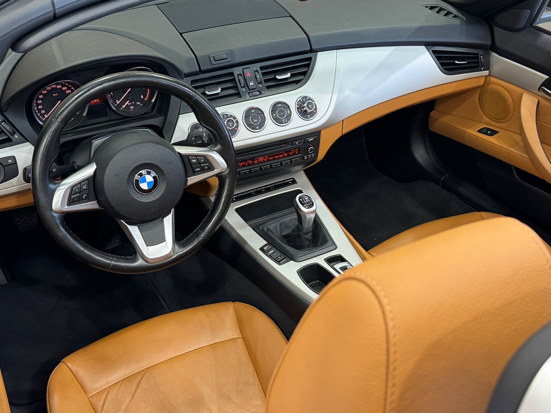 BMW Z4 sDrive23i-image-15