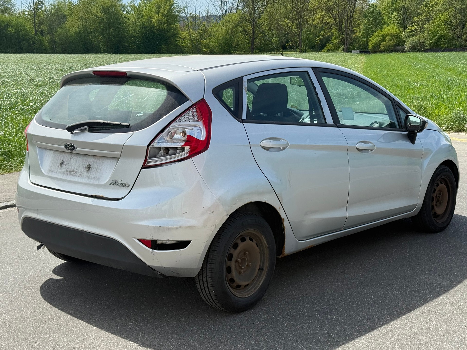 FORD Fiesta 1.4 16V Titanium-image-4