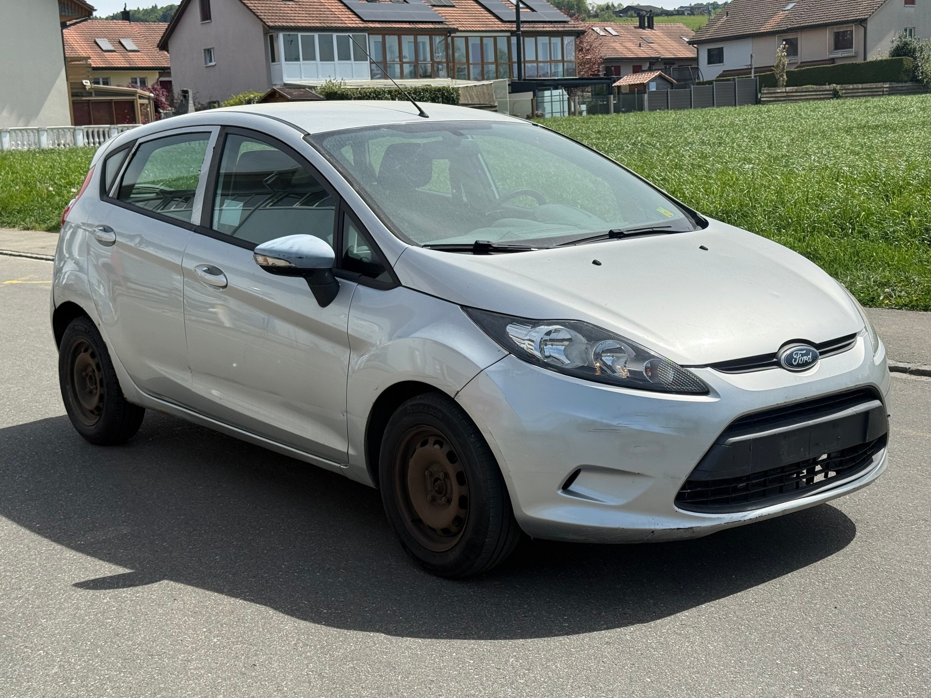 FORD Fiesta 1.4 16V Titanium-image-2