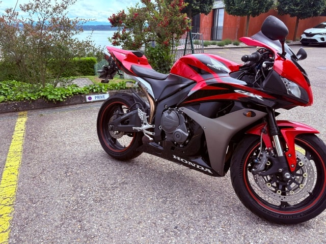 HONDA CBR 600 RR-image-1