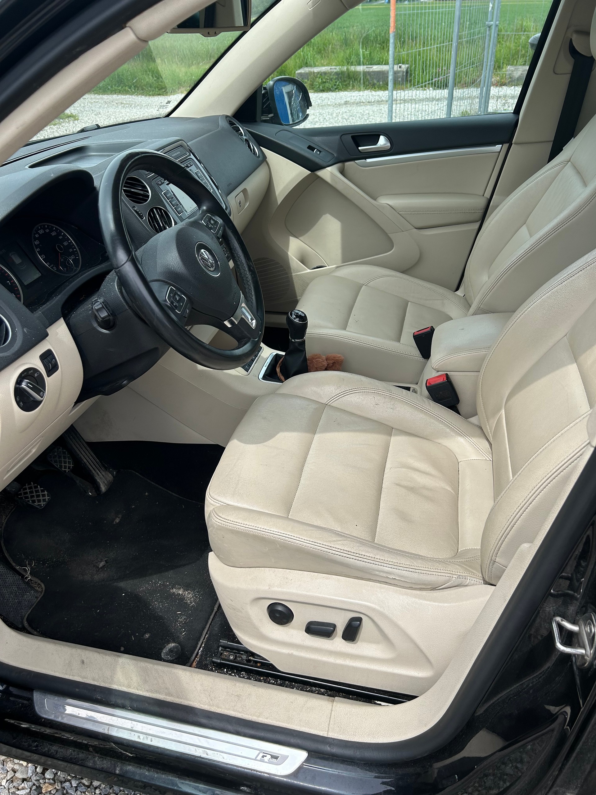 VW Tiguan 2.0 TSI R-Line Design 4Motion-image-9