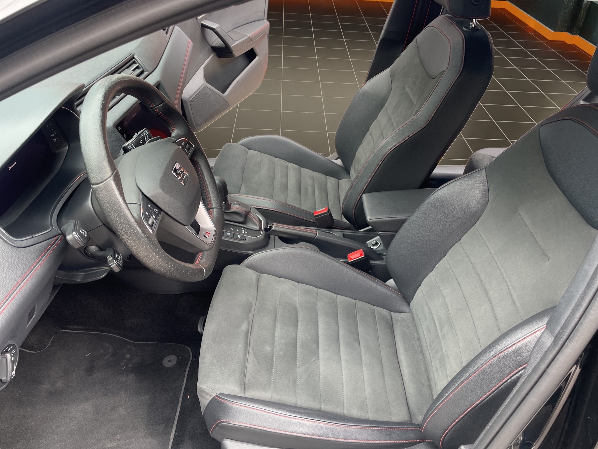 SEAT Ibiza 1.0 EcoTSI Hola FR DSG-image-9