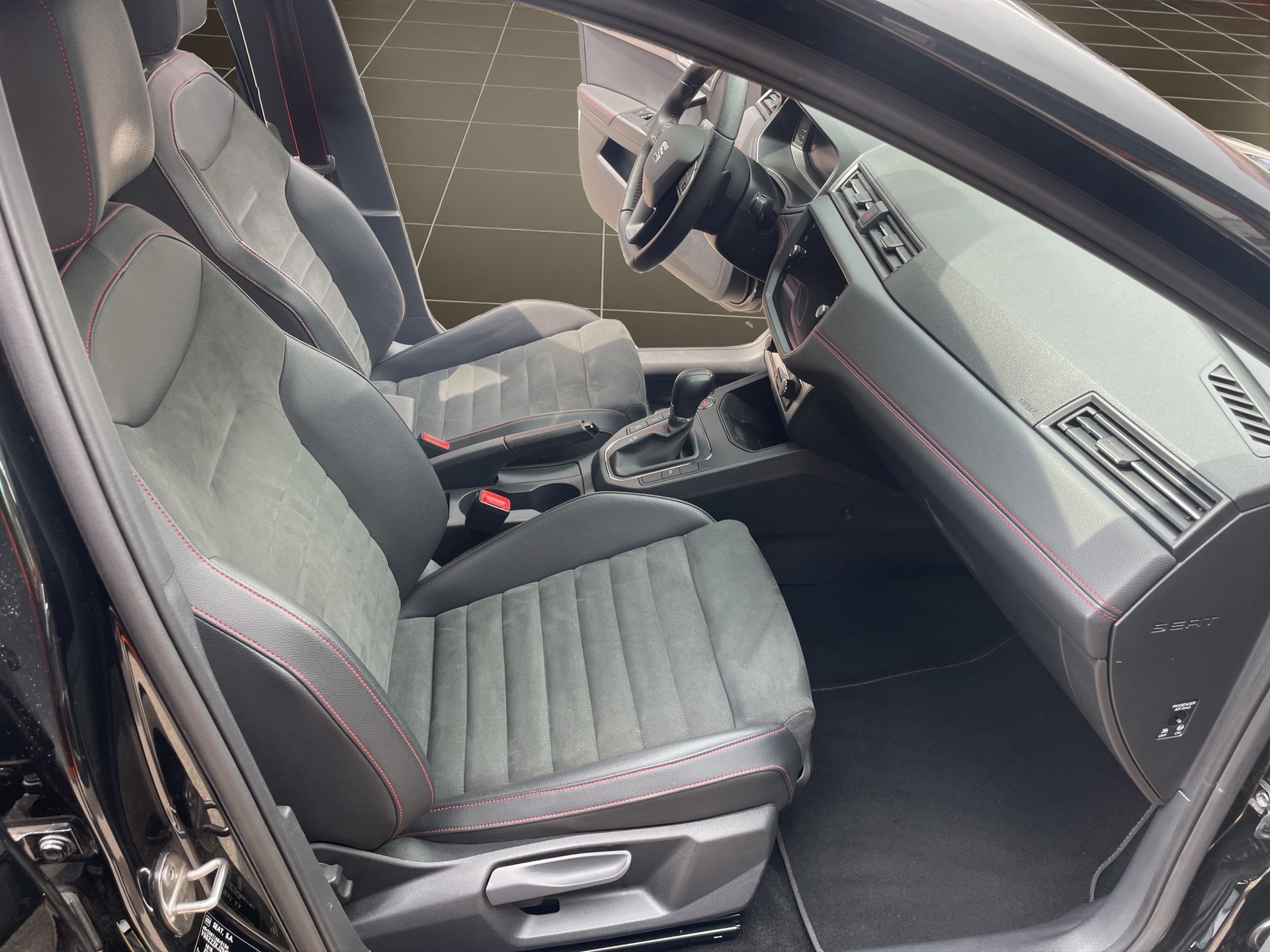 SEAT Ibiza 1.0 EcoTSI Hola FR DSG-image-12