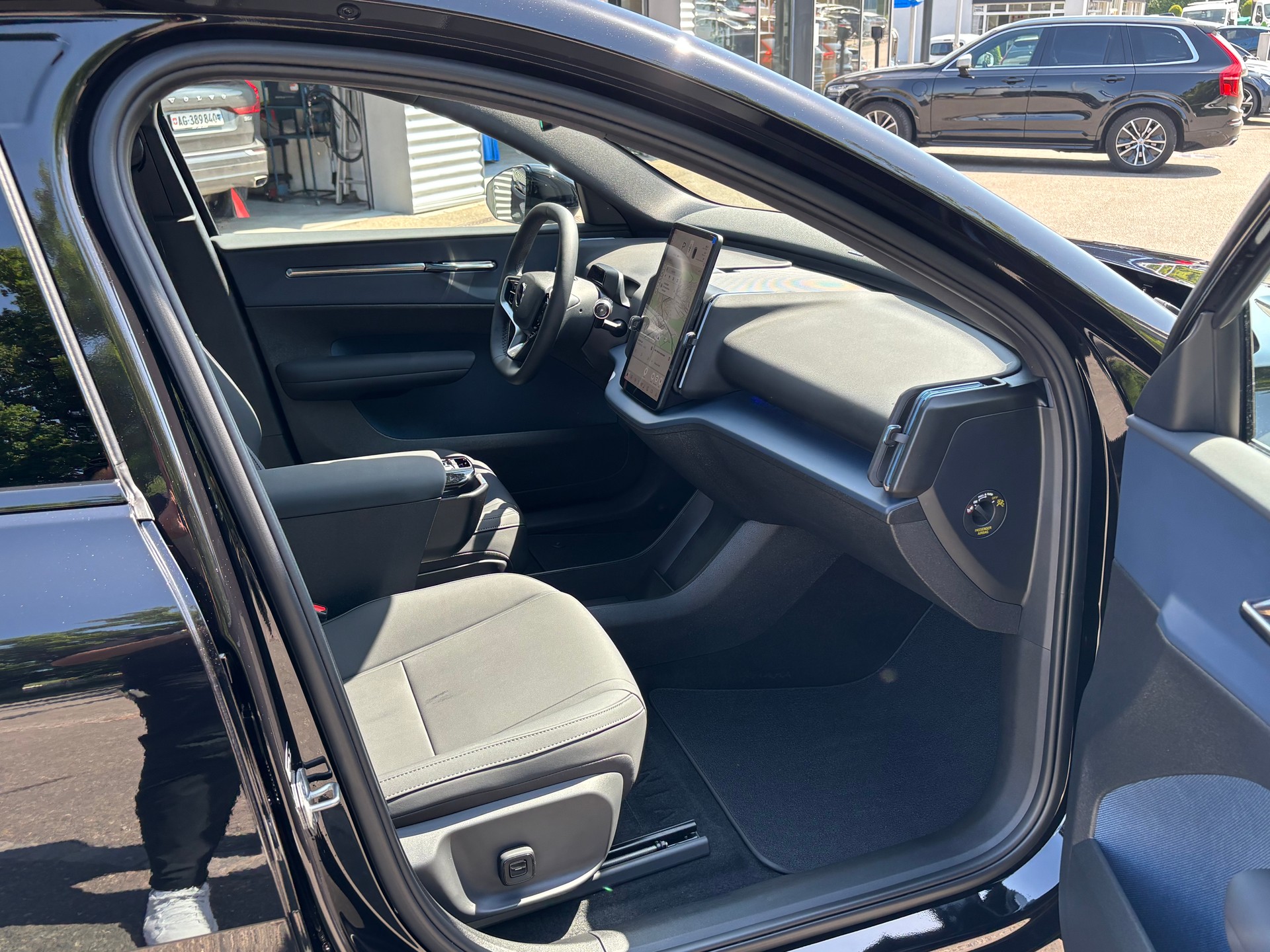 VOLVO EX30 E60 Ultra-image-6