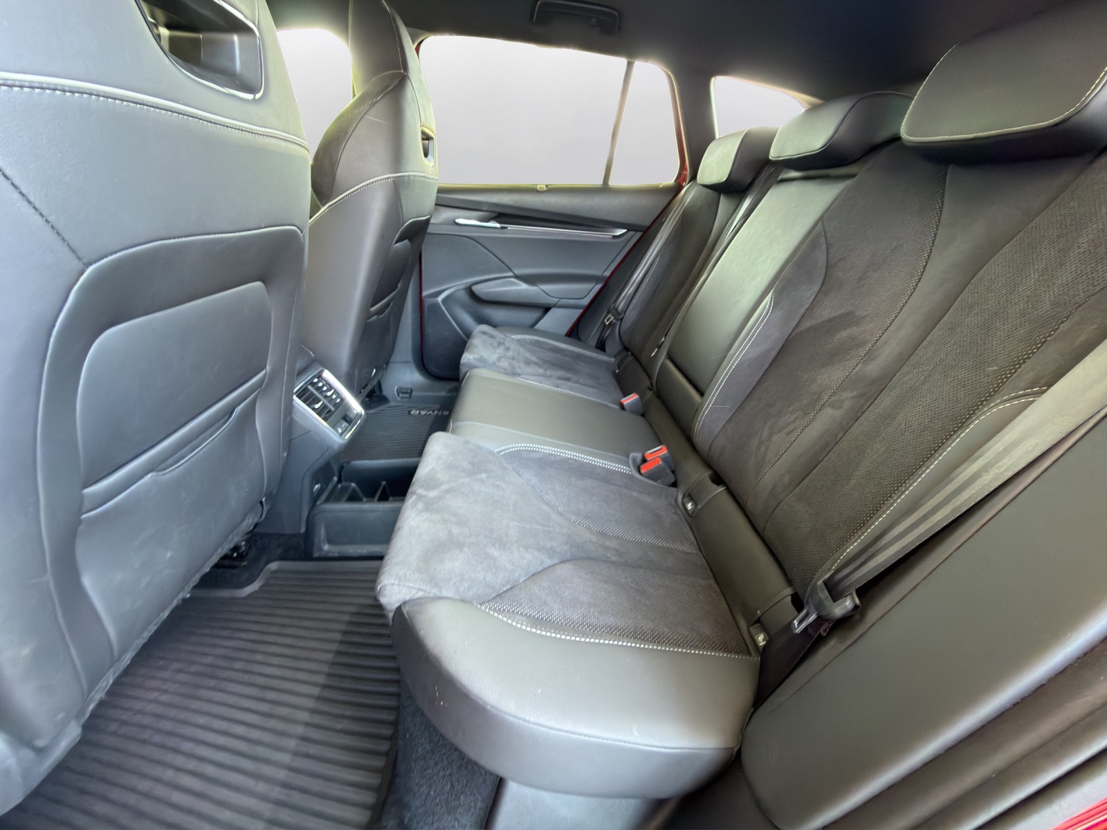 SKODA Enyaq iV 80 SportLine Ultra-image-10