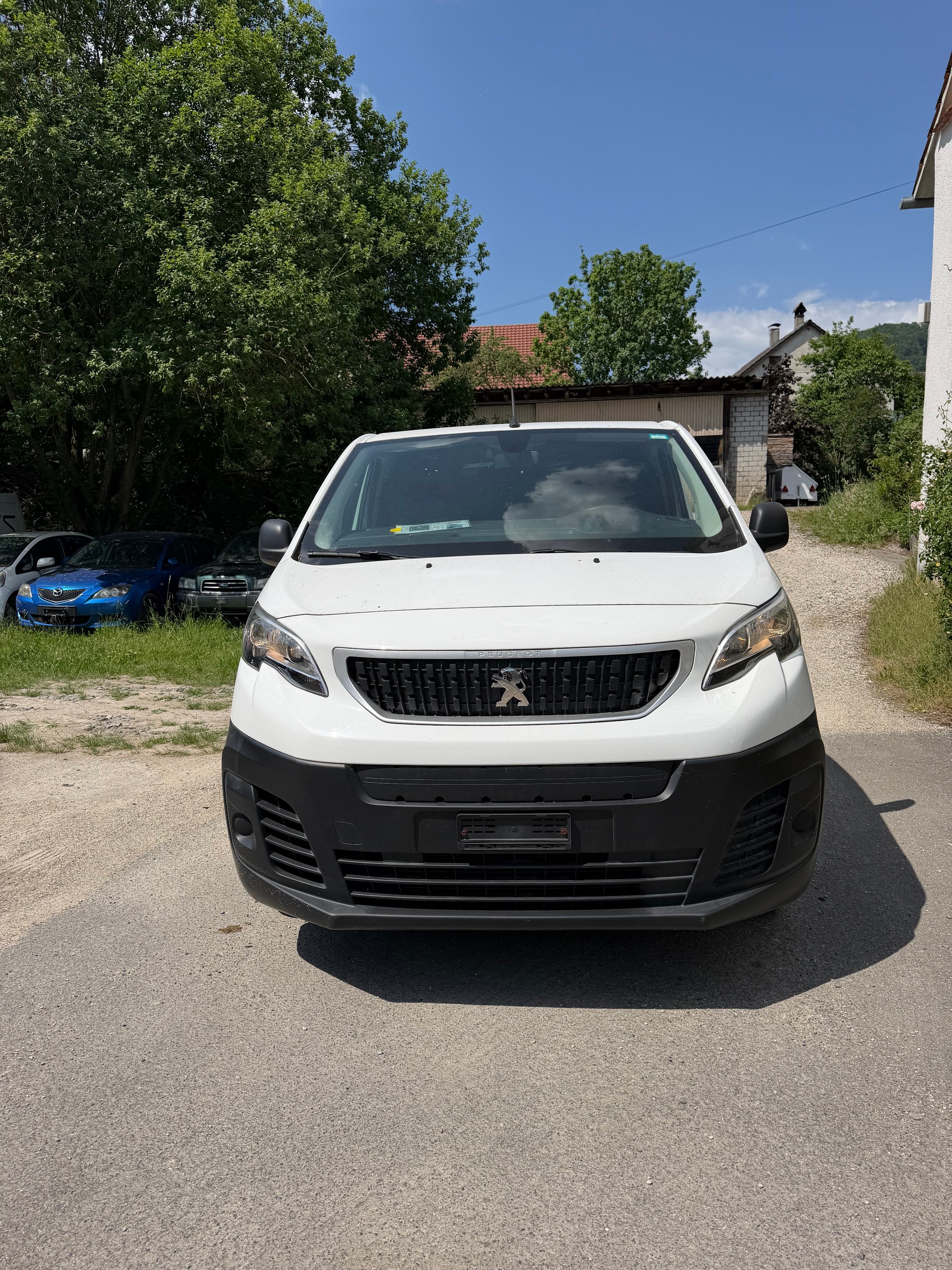 PEUGEOT Expert 75 KWh Premium Long-image-0