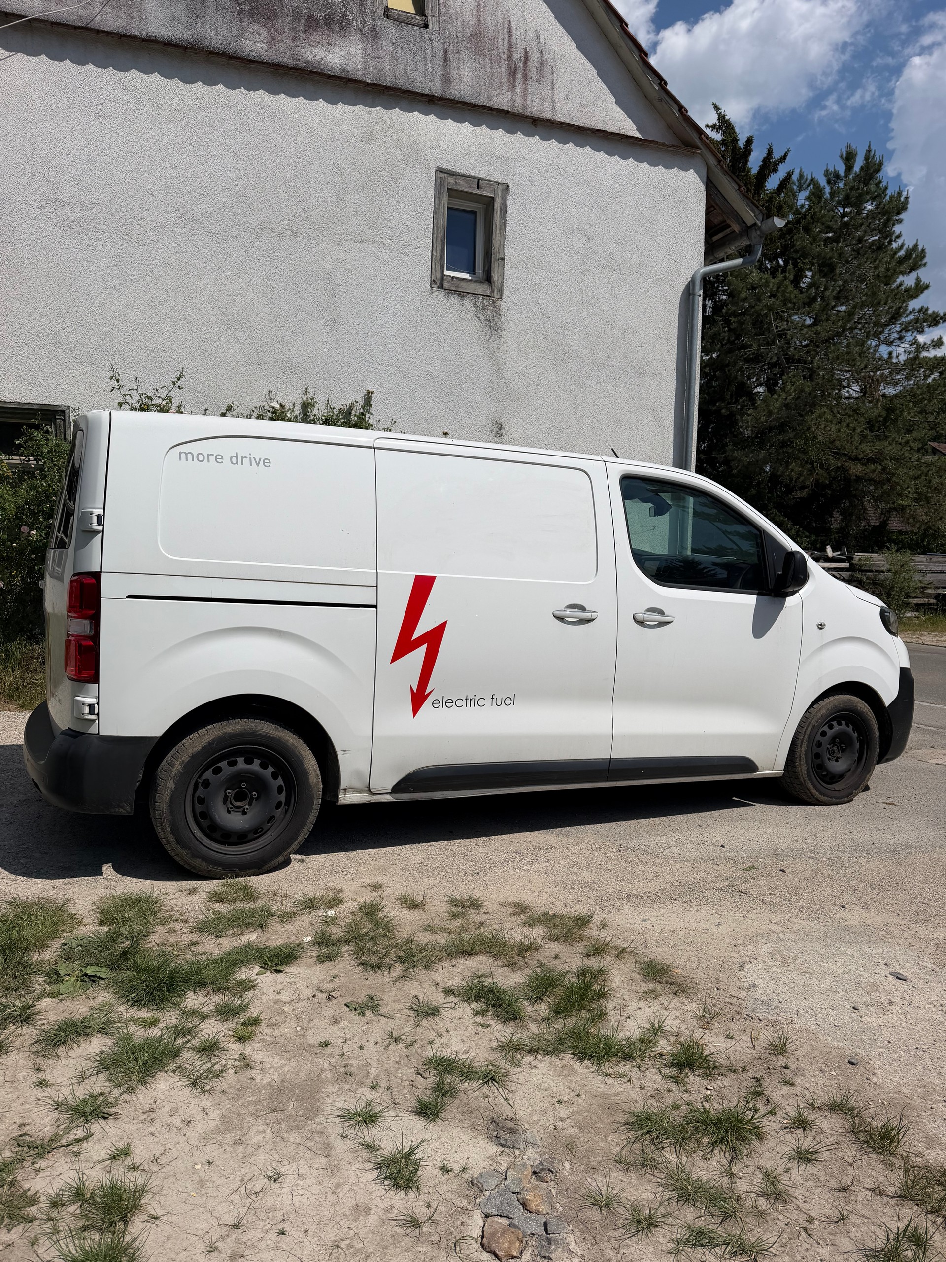 PEUGEOT Expert 75 KWh Premium Long-image-5