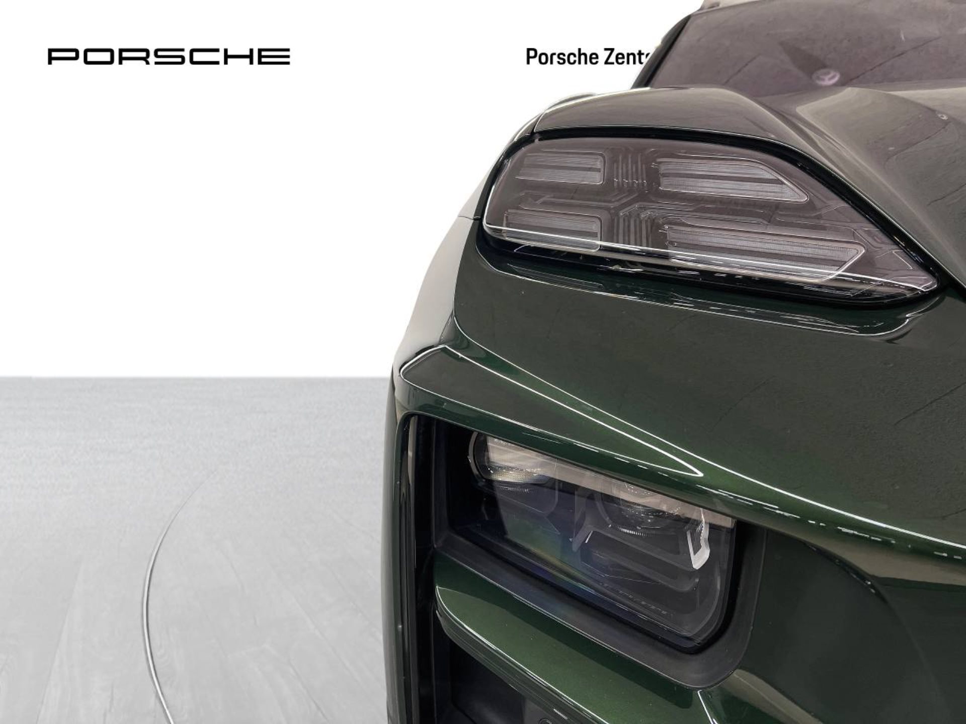 PORSCHE Macan Turbo-image-11