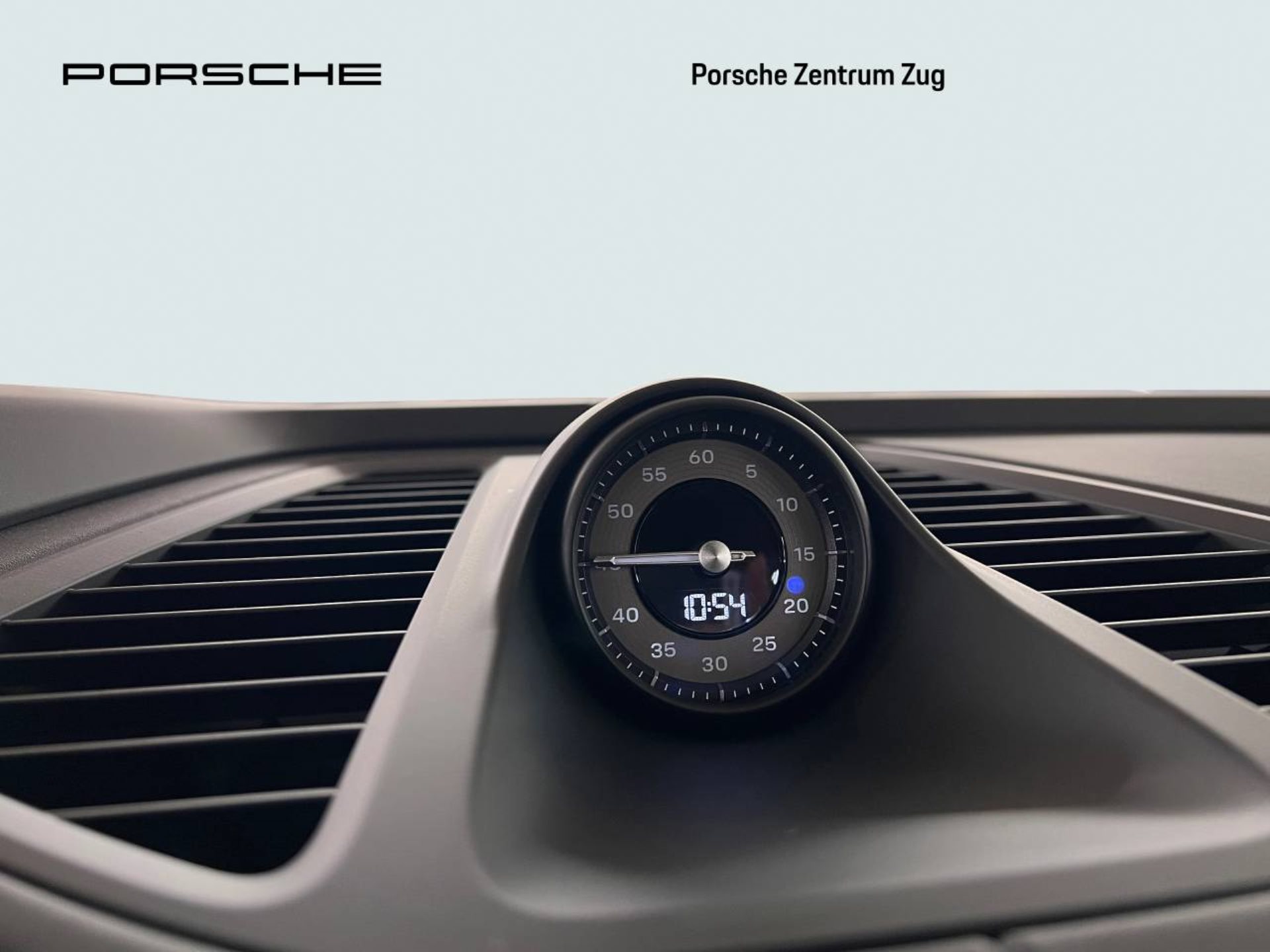 PORSCHE Macan Turbo-image-27