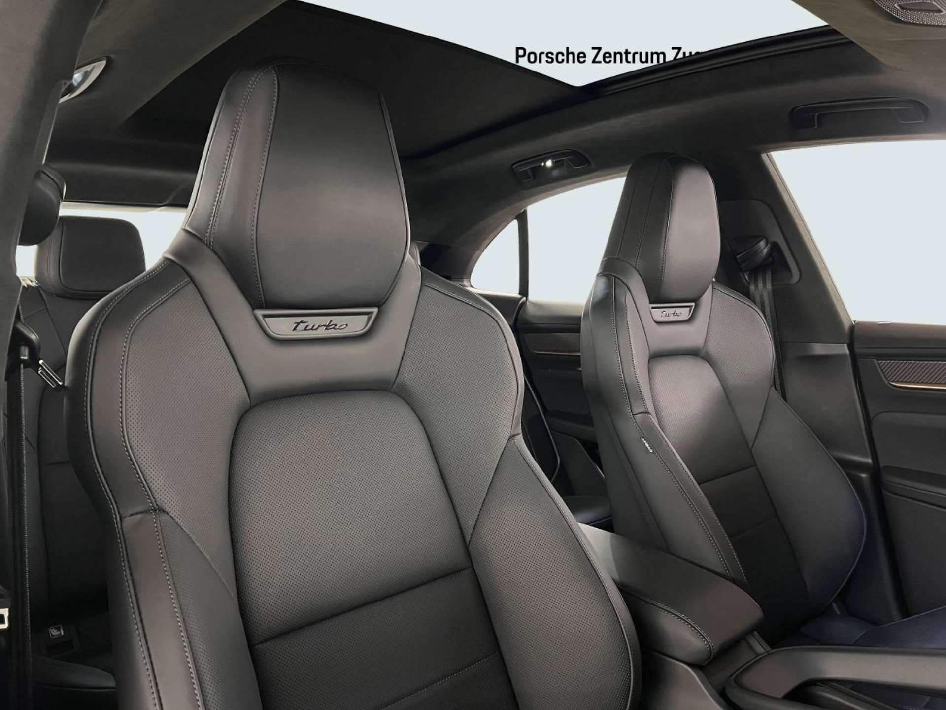 PORSCHE Macan Turbo-image-20