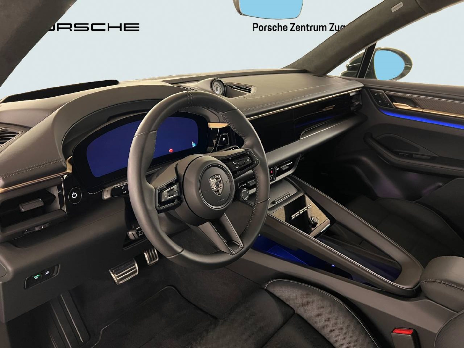 PORSCHE Macan Turbo-image-3