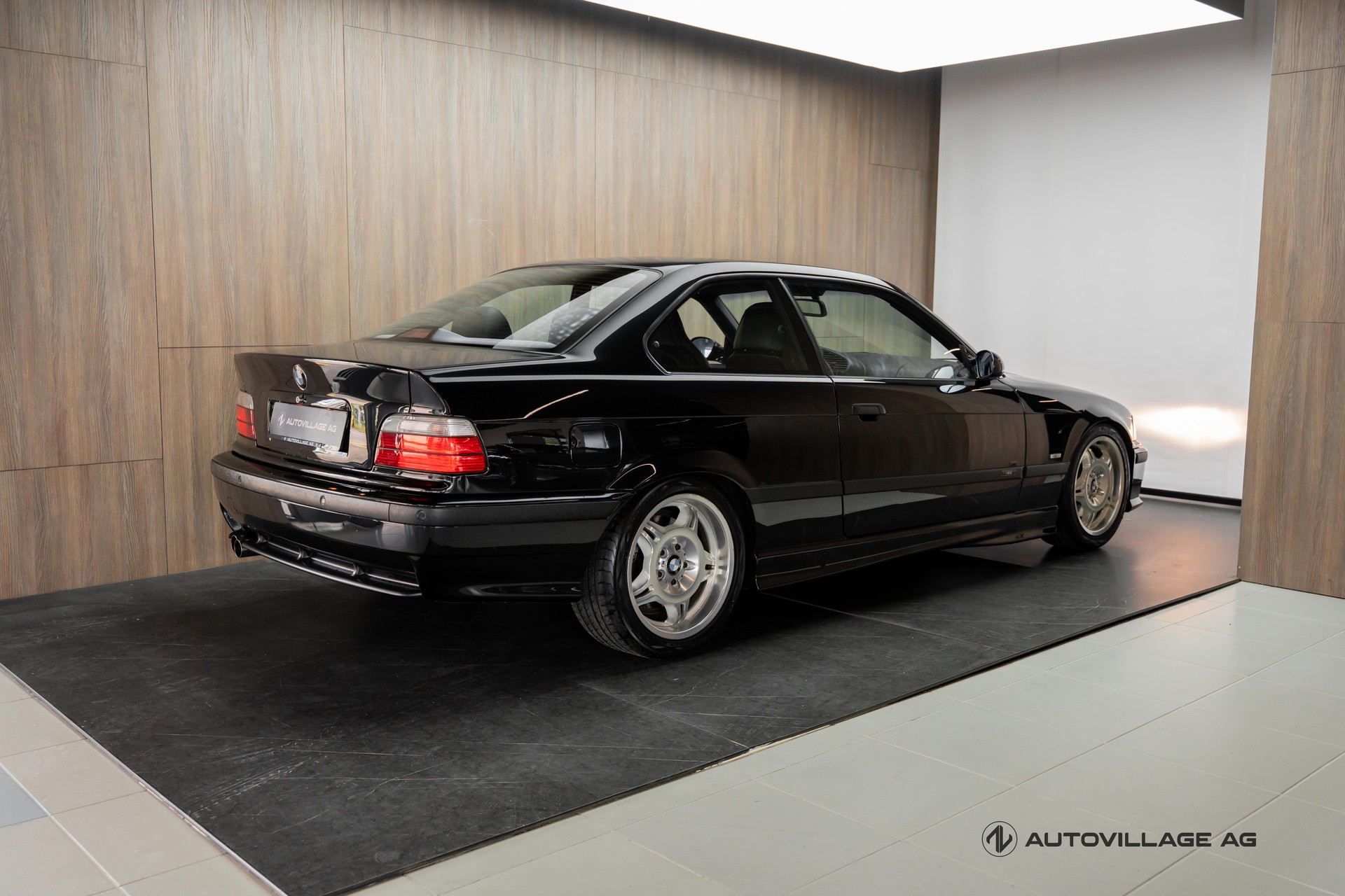BMW M3 Coupé | CH-Fz | BMW Individual-showroom-element-1