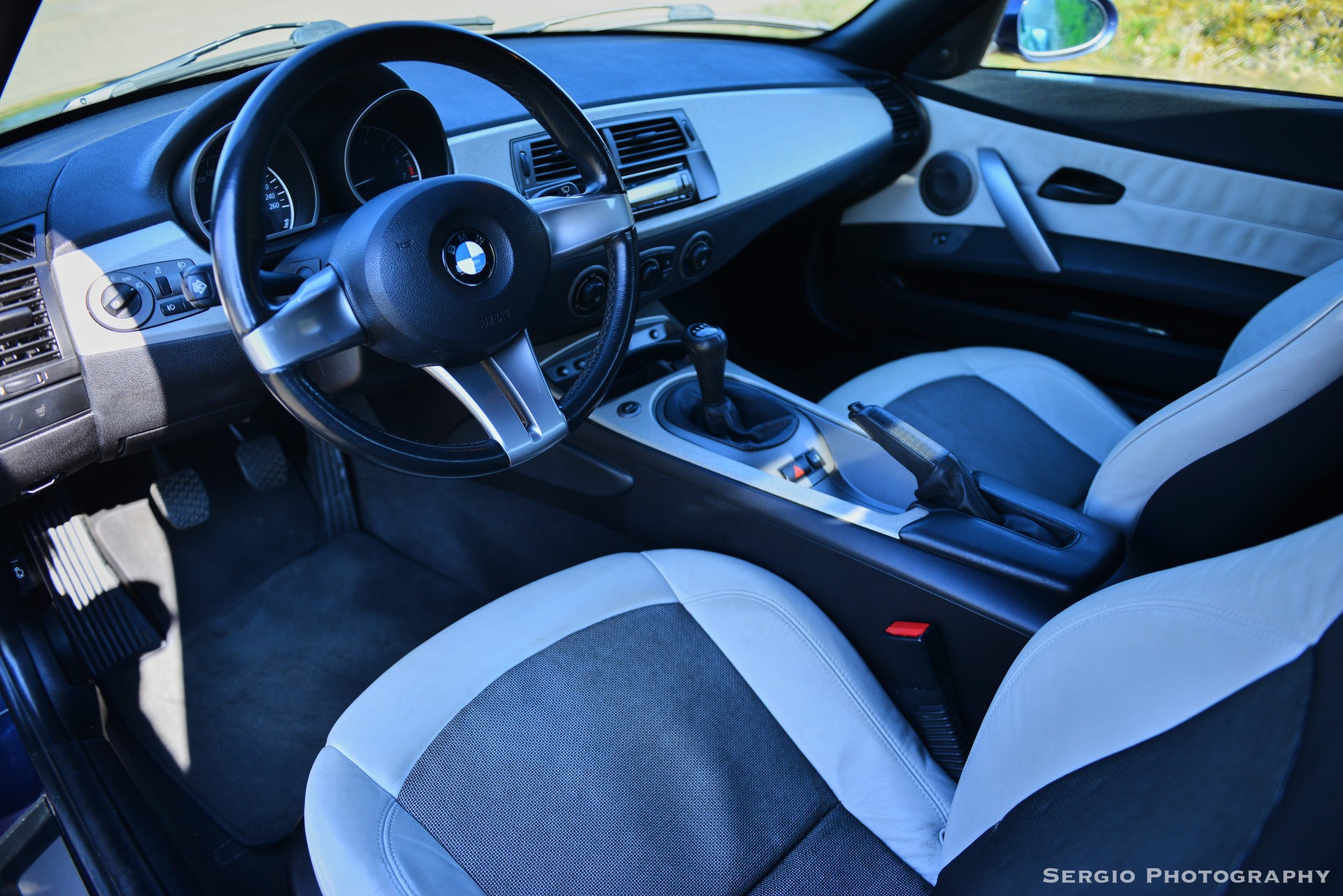 BMW Z4 2.5i-image-5