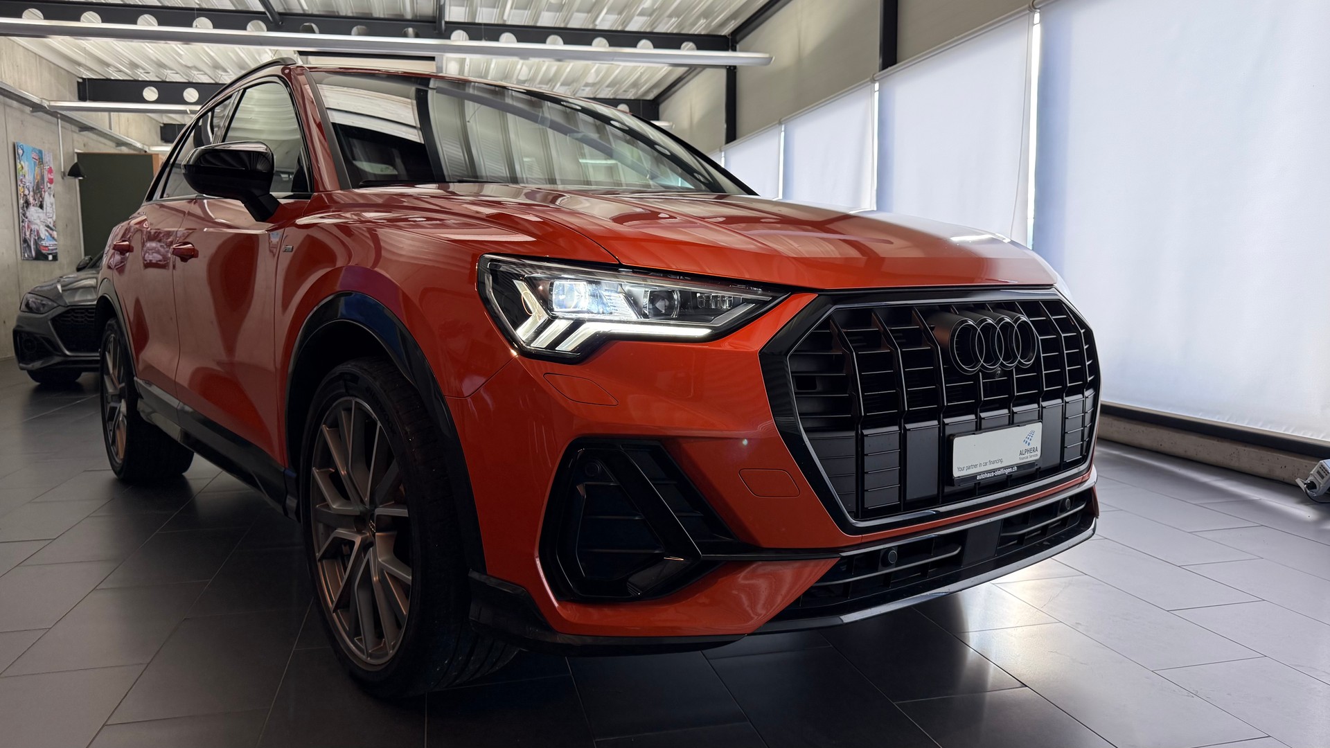 AUDI Q3 2.0 45 TFSI S line quattro S-Tronic-image-24