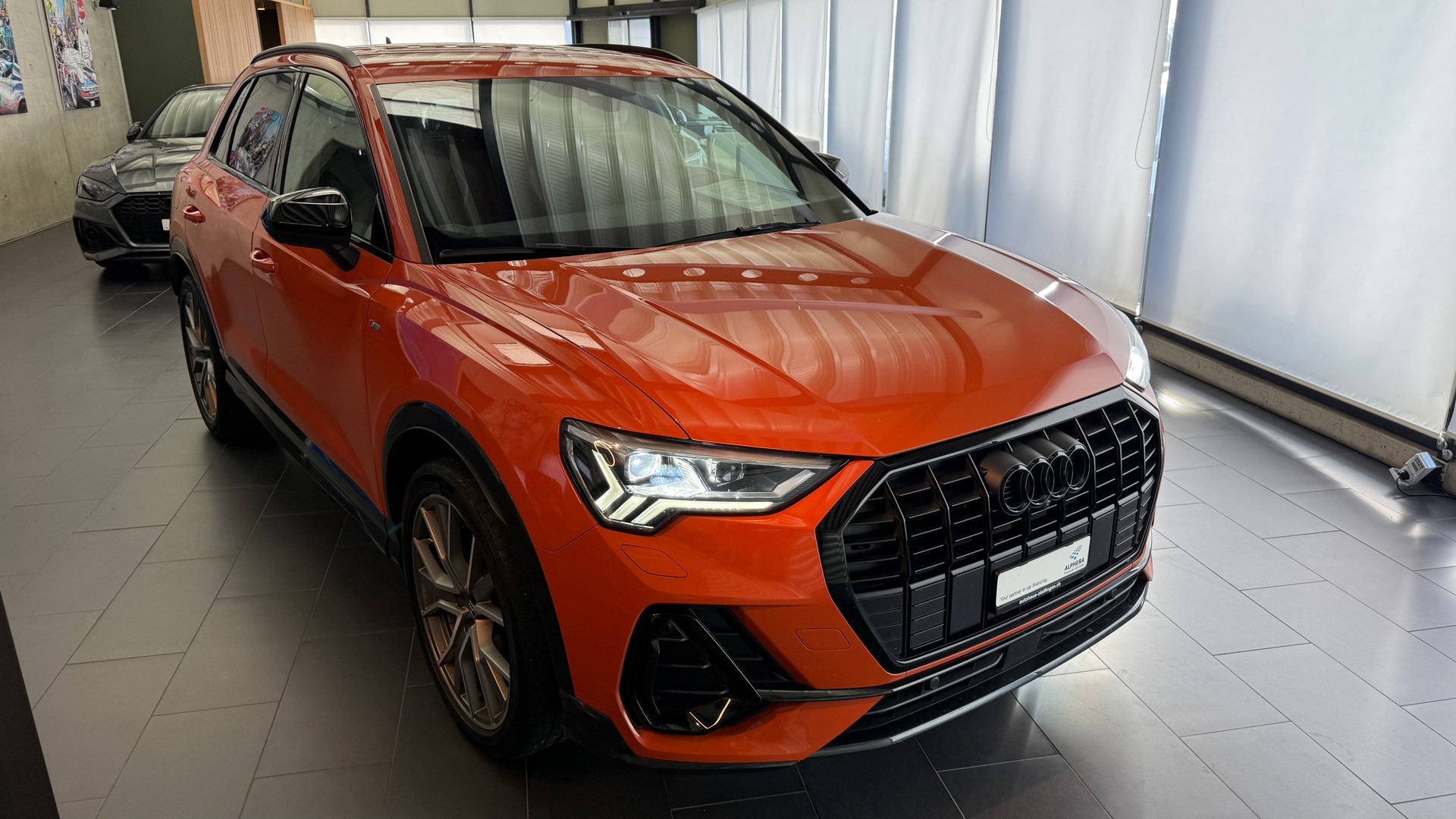 AUDI Q3 2.0 45 TFSI S line quattro S-Tronic-image-23