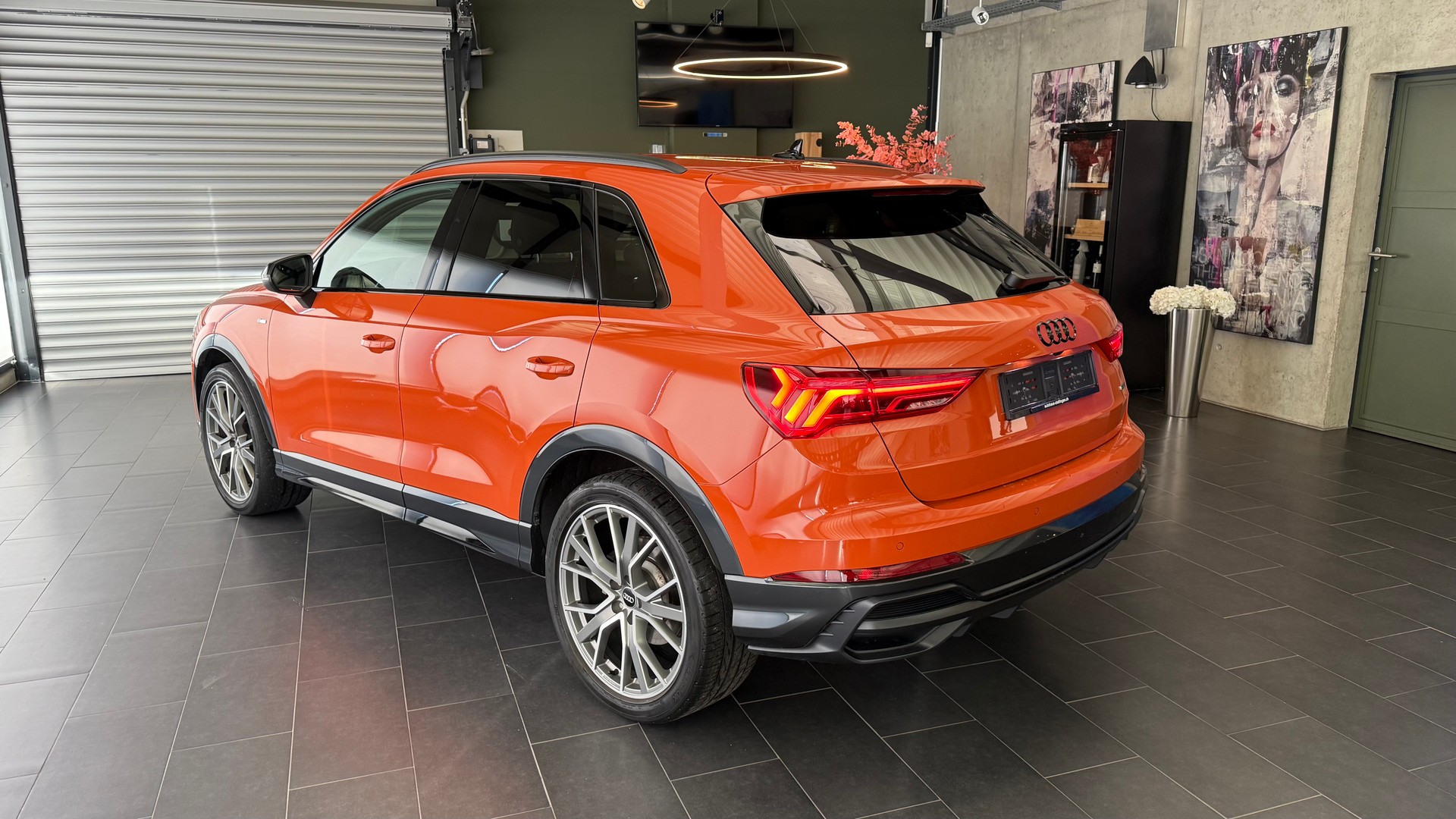 AUDI Q3 2.0 45 TFSI S line quattro S-Tronic-image-10