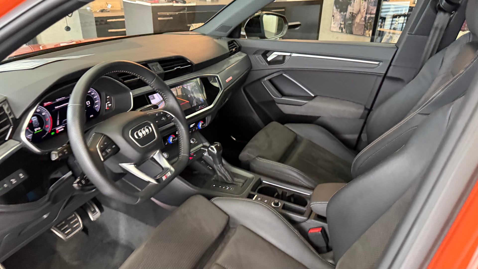 AUDI Q3 2.0 45 TFSI S line quattro S-Tronic-image-20