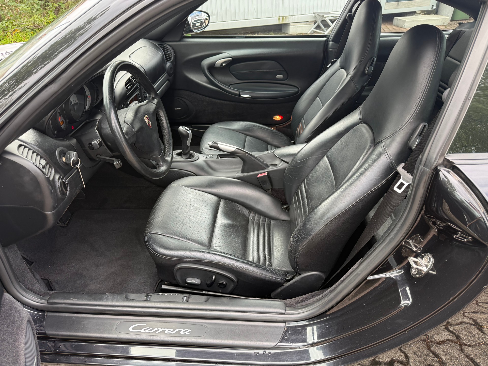 PORSCHE 911 Carrera-image-8