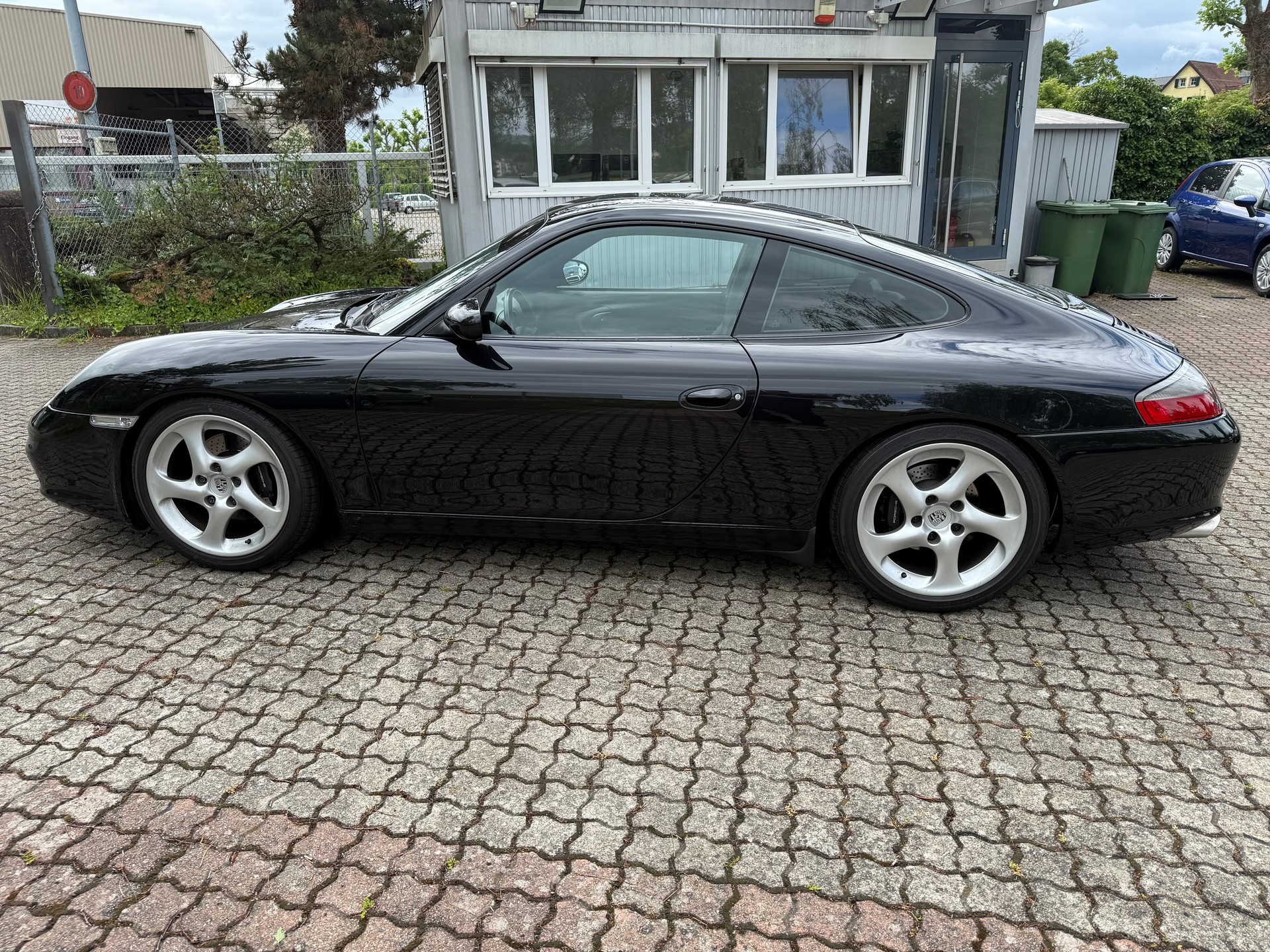 PORSCHE 911 Carrera-image-7