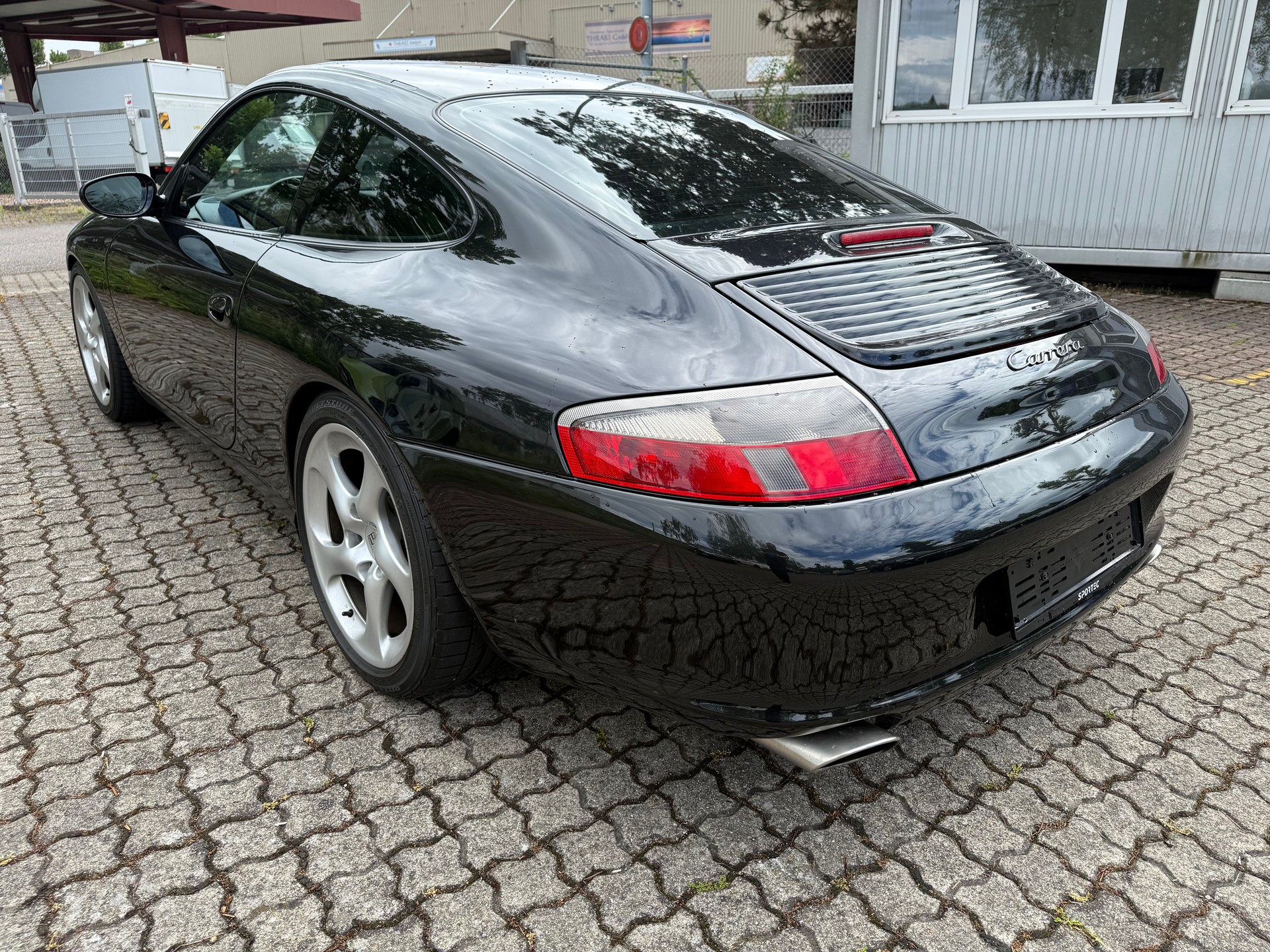 PORSCHE 911 Carrera-image-6