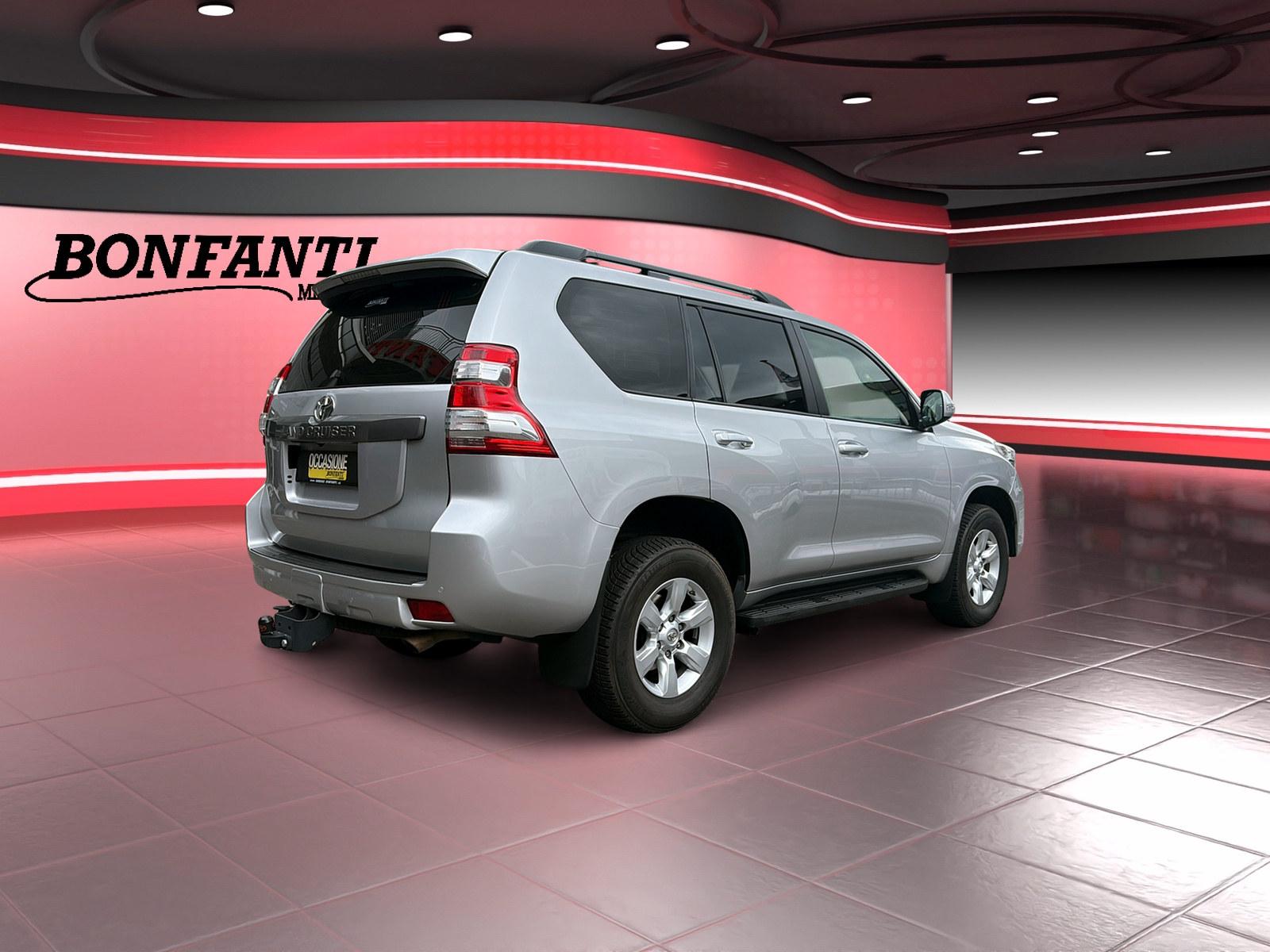 TOYOTA Land Cruiser 3.0 D-4D Linea Luna-image-10