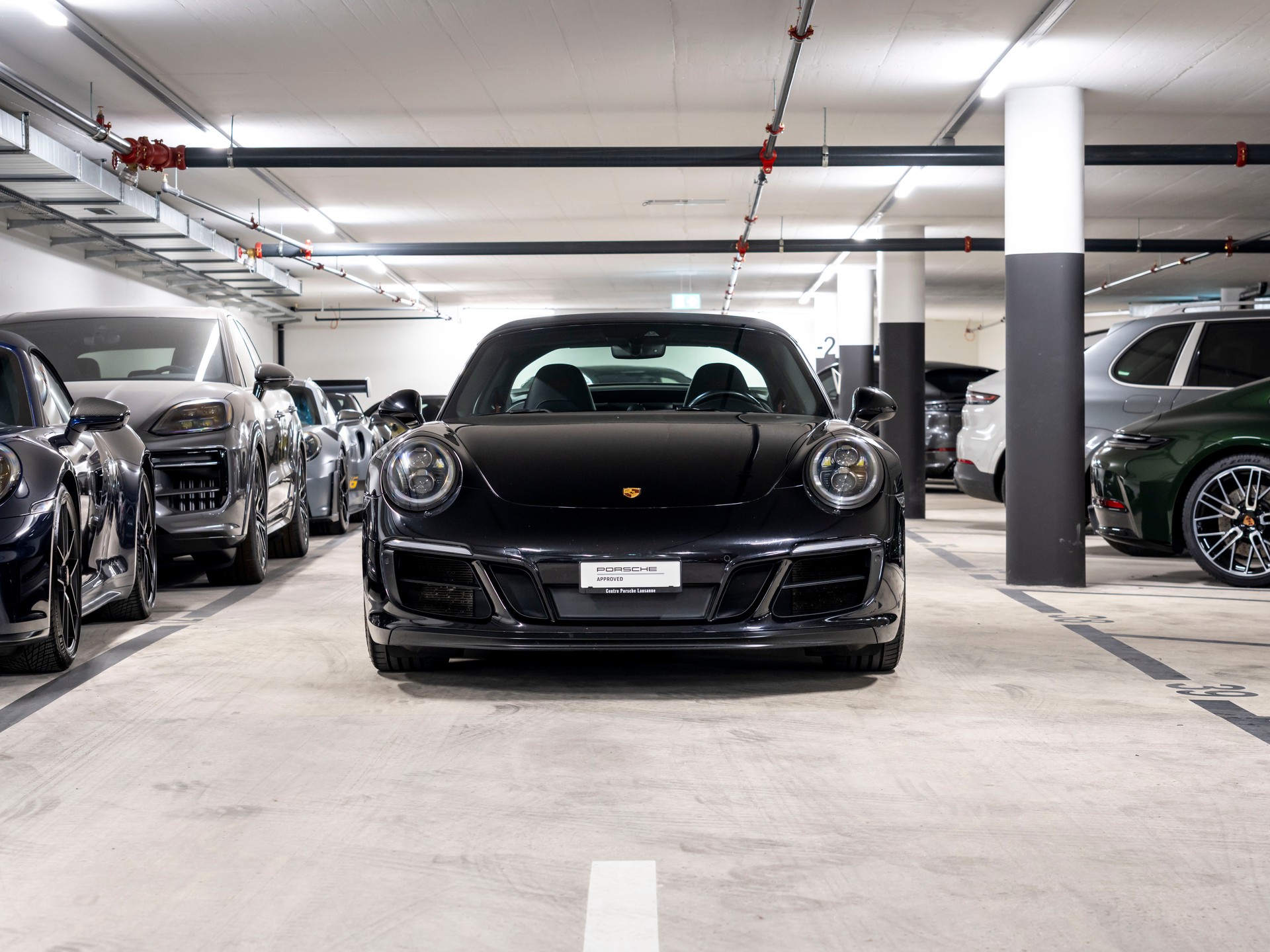PORSCHE 911 Targa 4 GTS-image-5