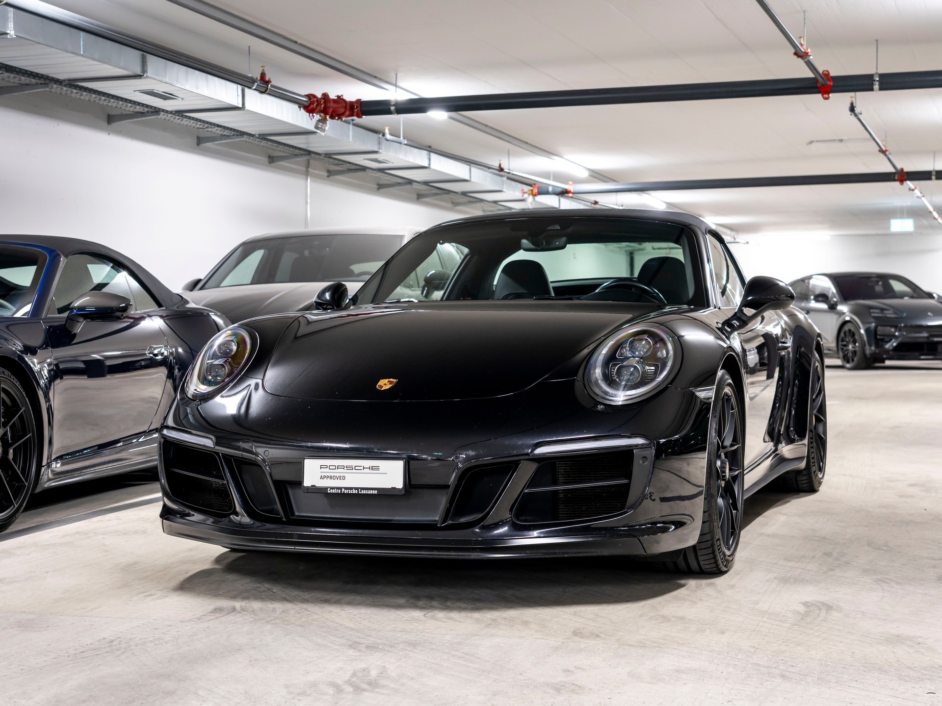 PORSCHE 911 Targa 4 GTS-image-0