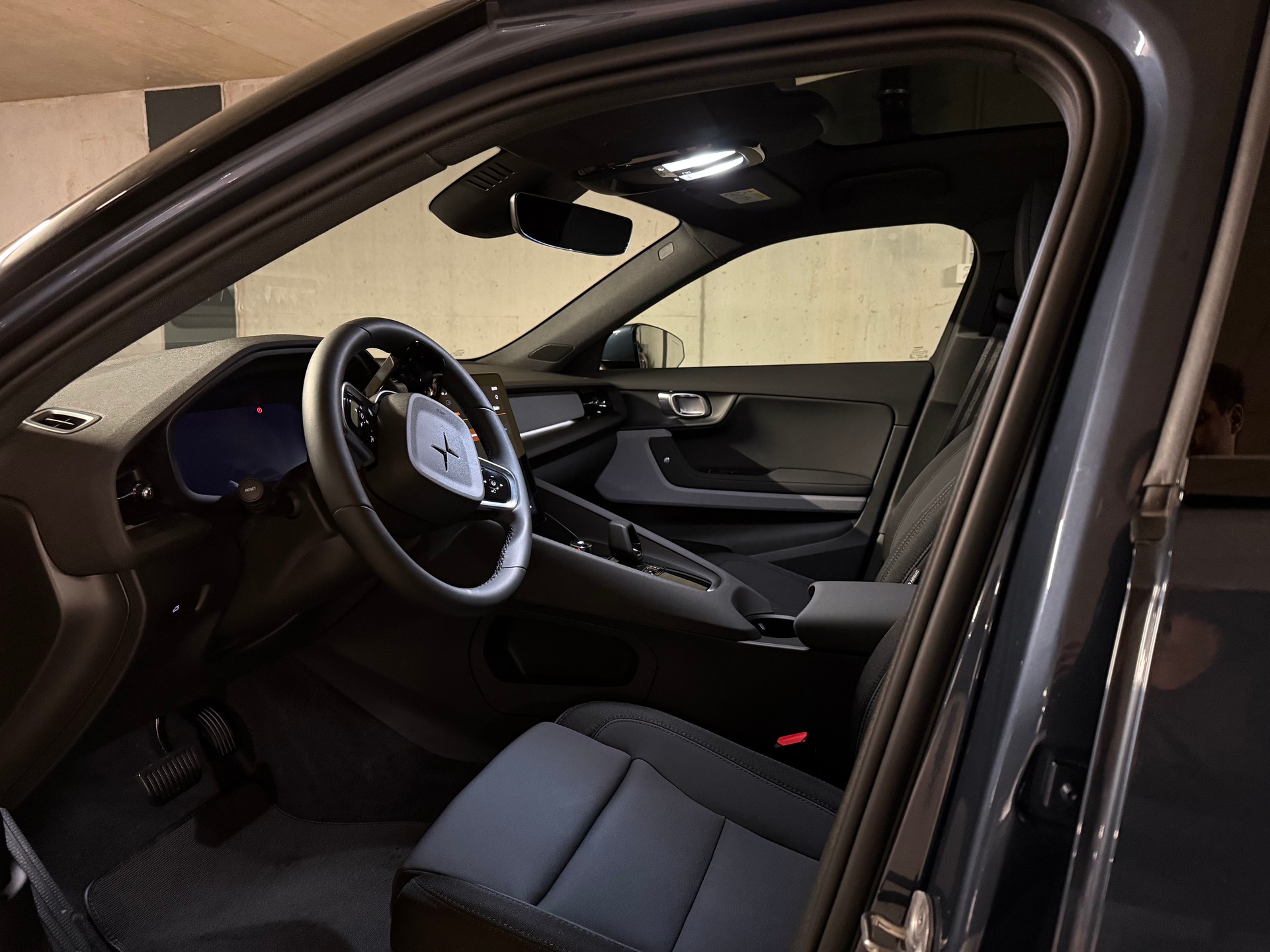 POLESTAR Polestar 2 Long Range Dual 78 kWh MY23-image-9