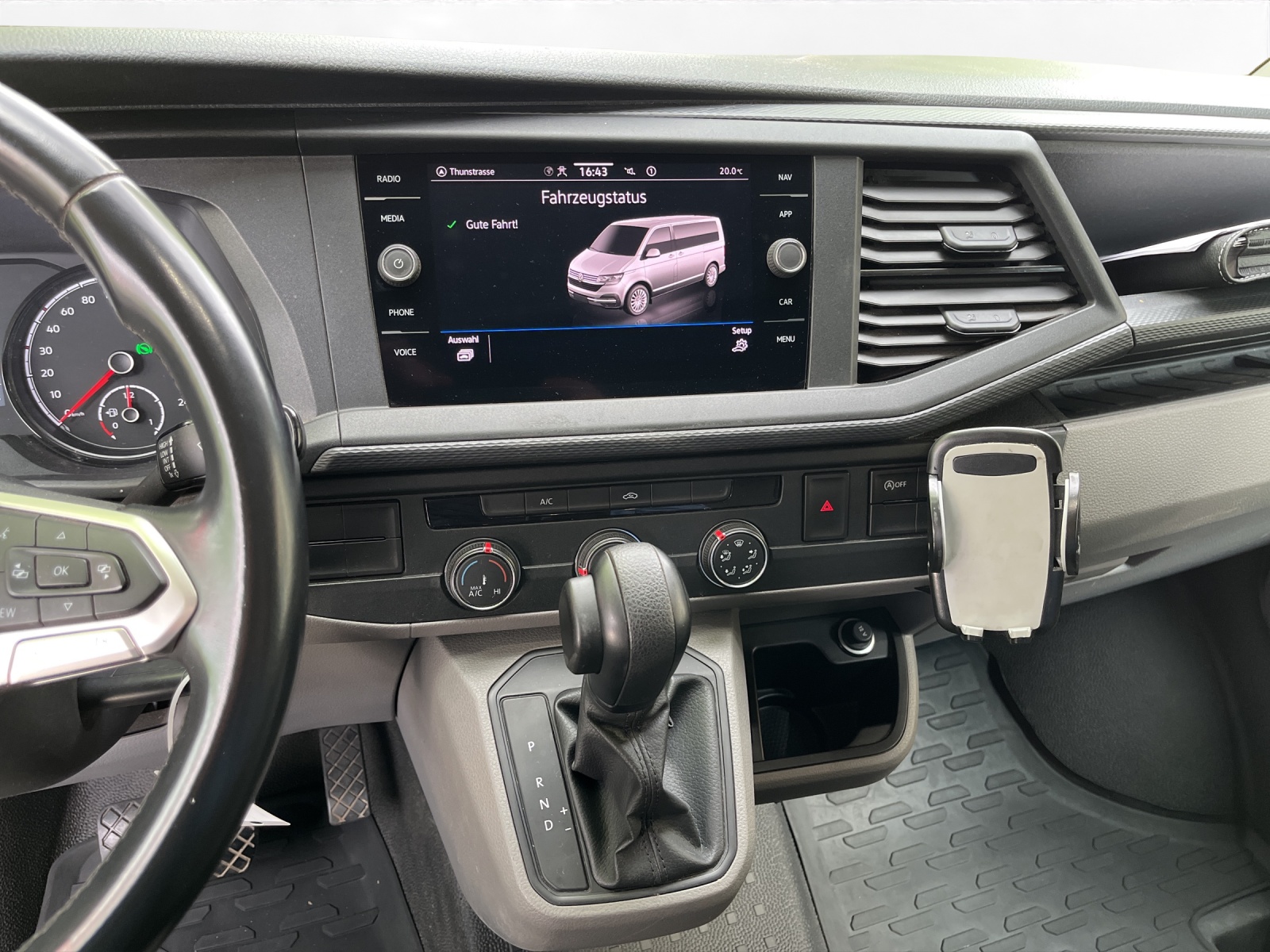 VW T6.1 2.0 TDI 4Motion DSG-image-10