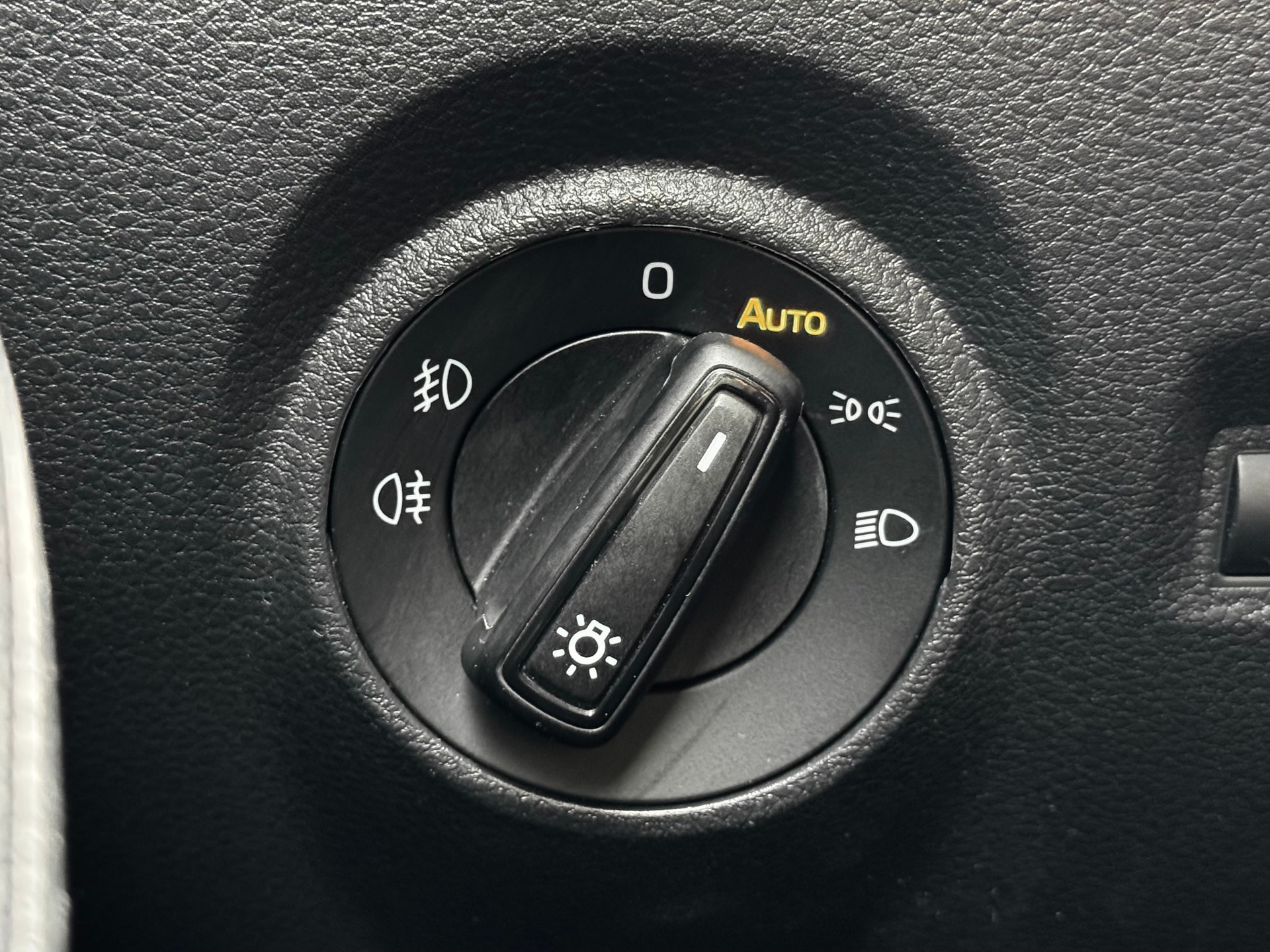 SKODA Fabia 1.0 TSI Ambition DSG-image-18