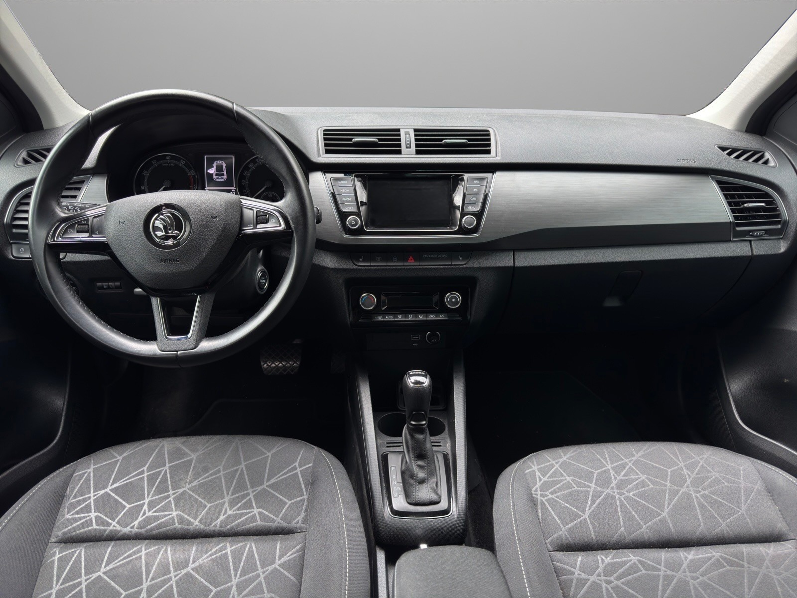 SKODA Fabia 1.0 TSI Ambition DSG-image-8