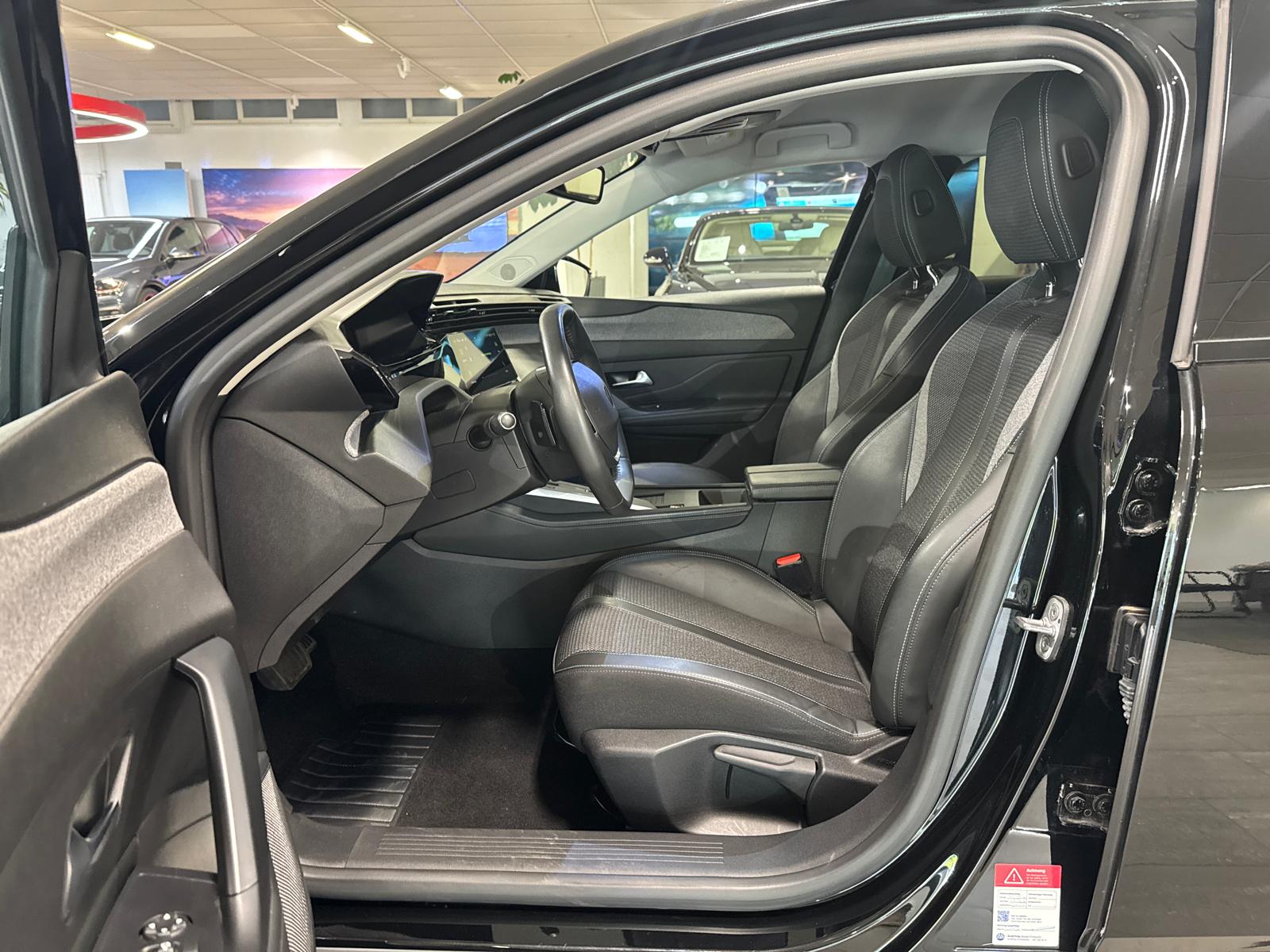 PEUGEOT 308 1.2 PureTech Allure Pack-image-8