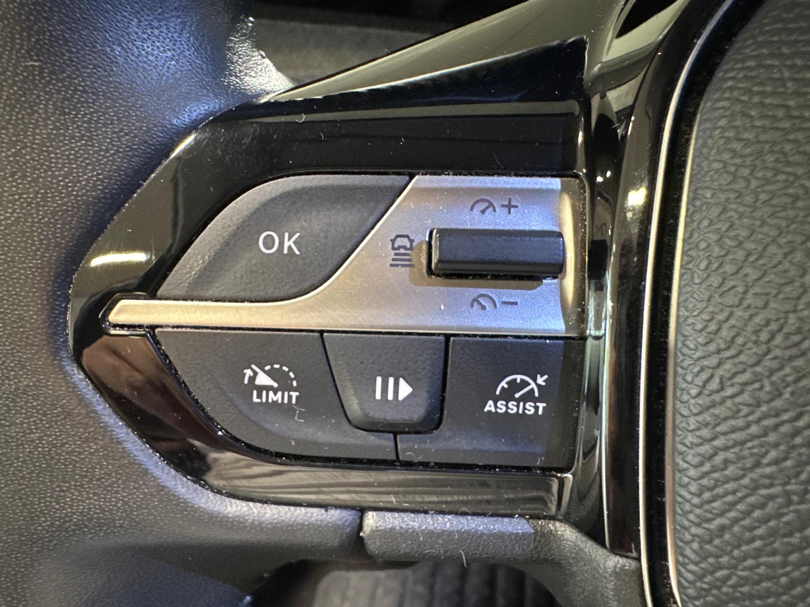 PEUGEOT 308 1.2 PureTech Allure Pack-image-14