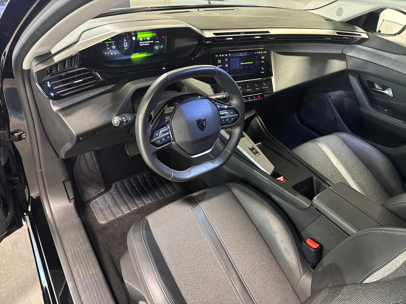 PEUGEOT 308 1.2 PureTech Allure Pack-image-9