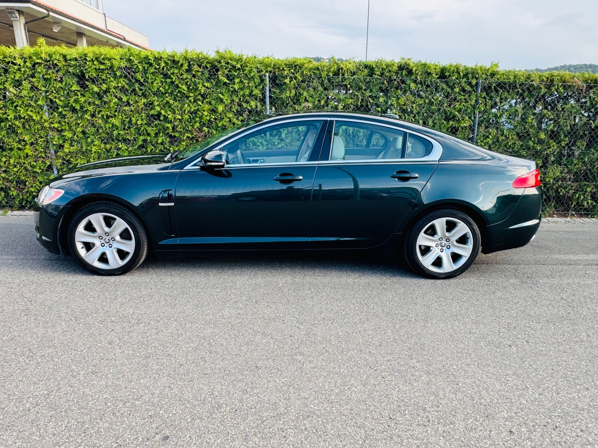 JAGUAR XF 3.0d S V6 Premium Luxury-image-6