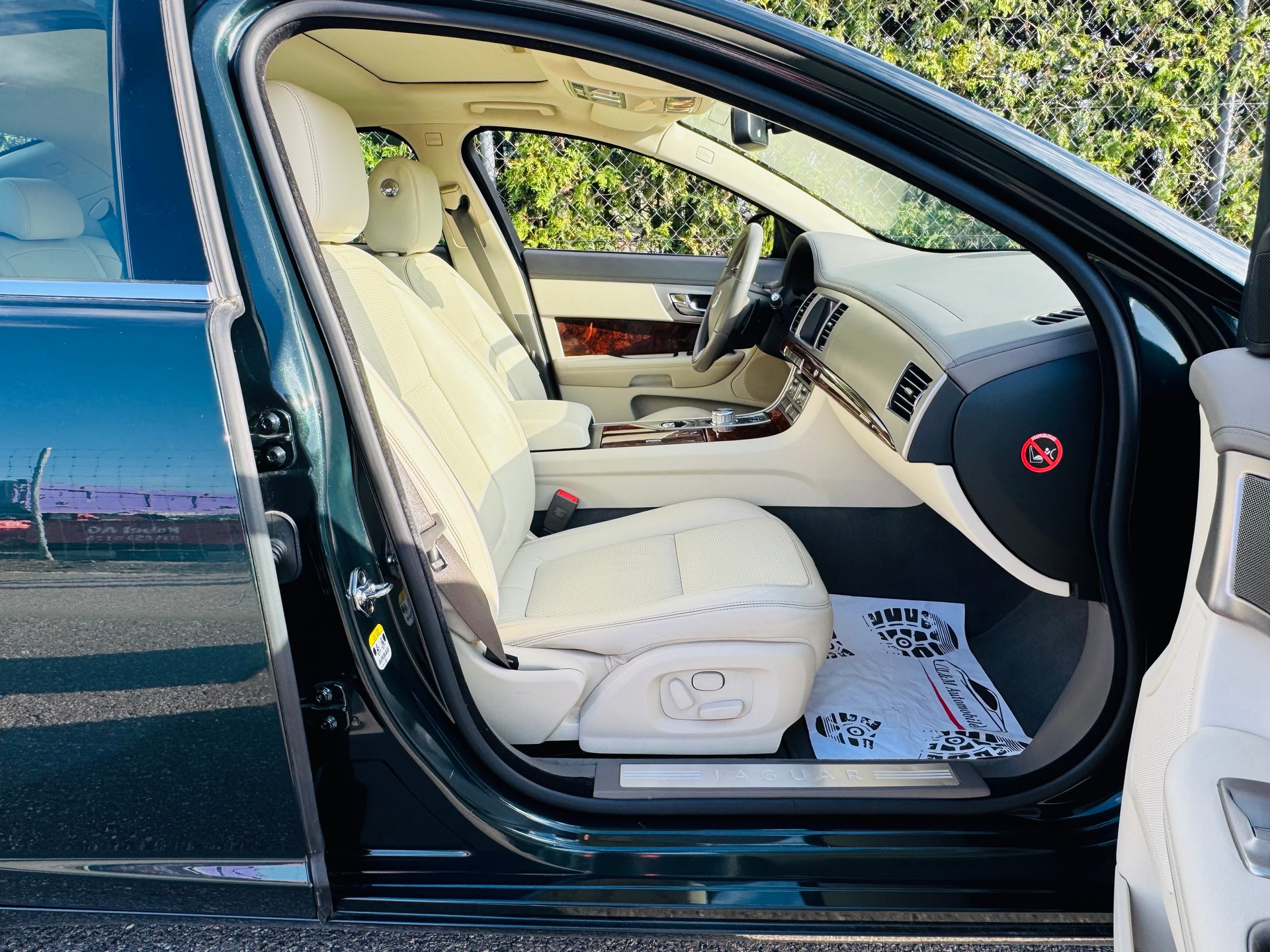 JAGUAR XF 3.0d S V6 Premium Luxury-image-11