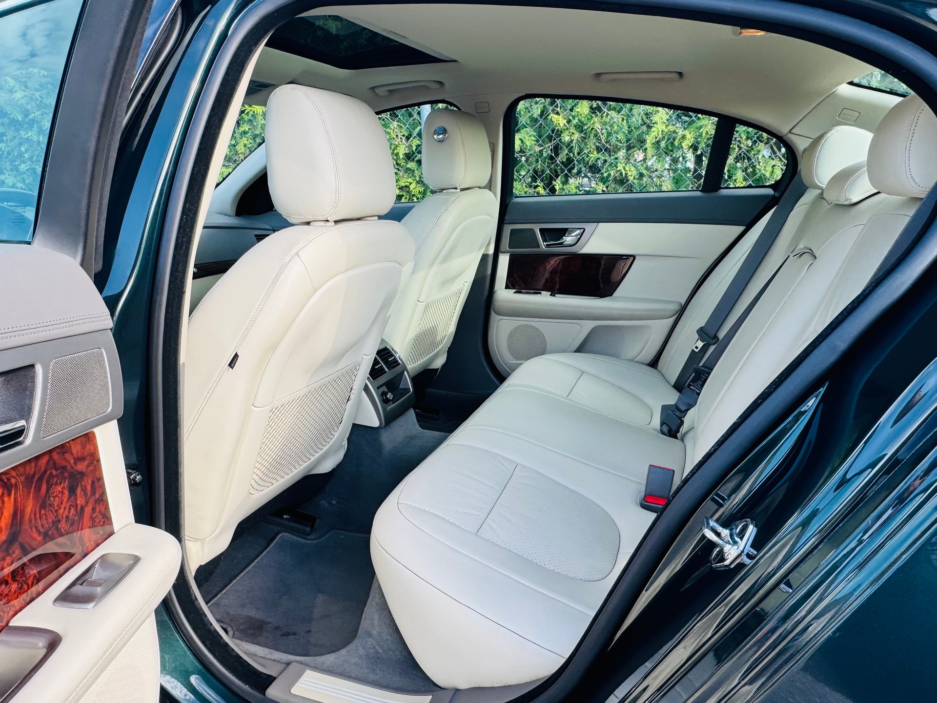 JAGUAR XF 3.0d S V6 Premium Luxury-image-13