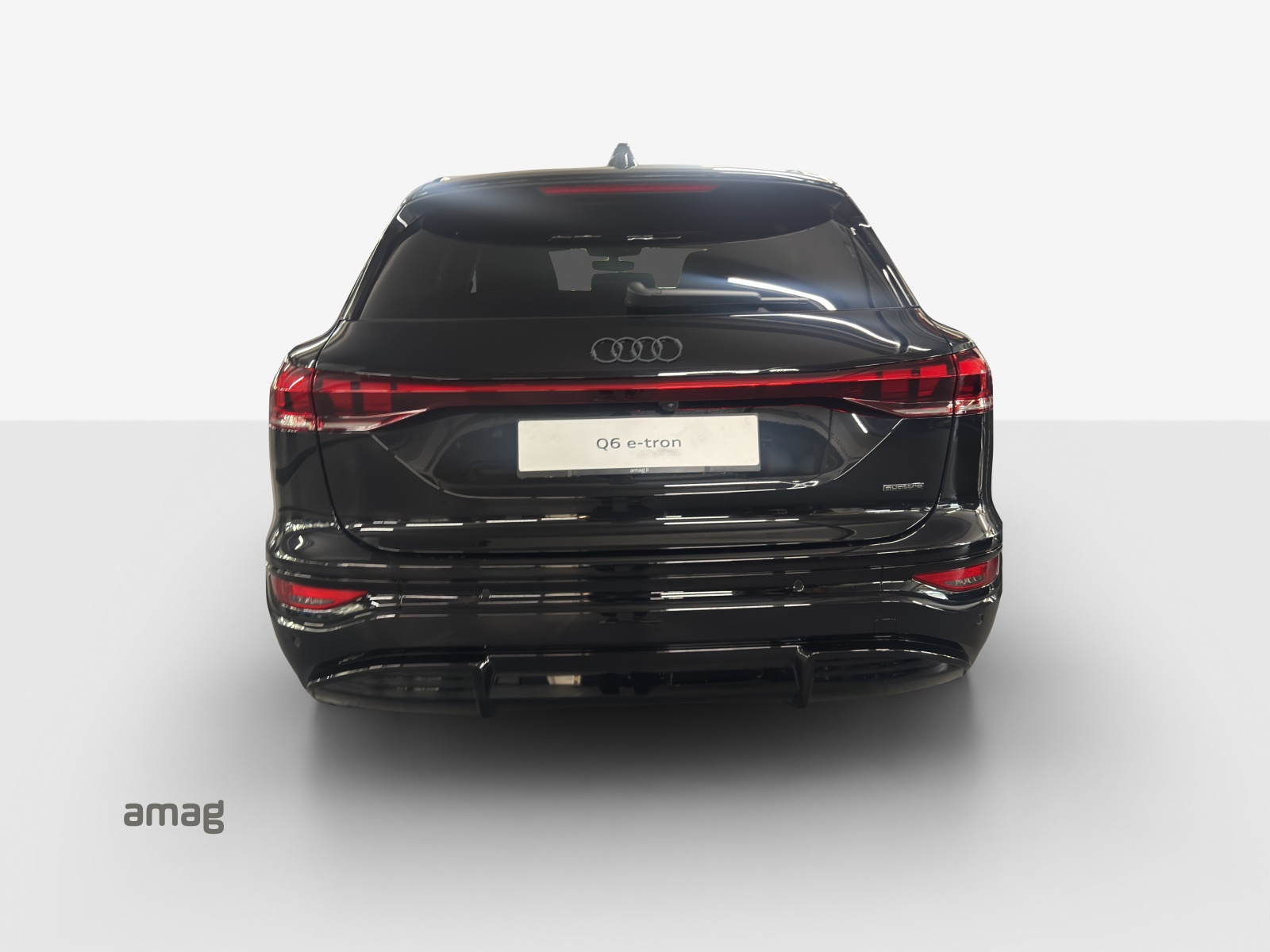 AUDI Q6 e-tron quattro-image-3